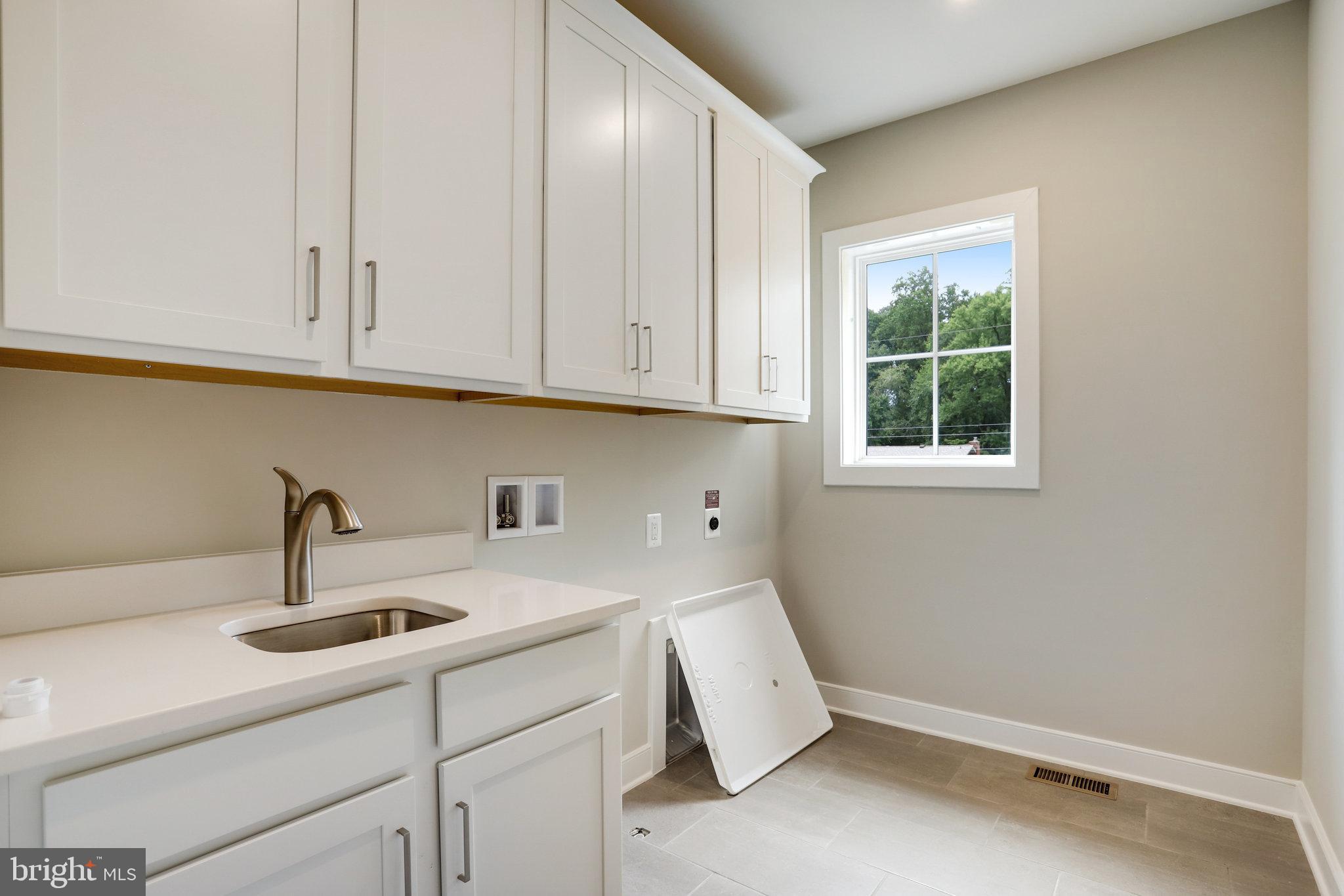 TOWN AND COUNTRY ESTATES - Residential