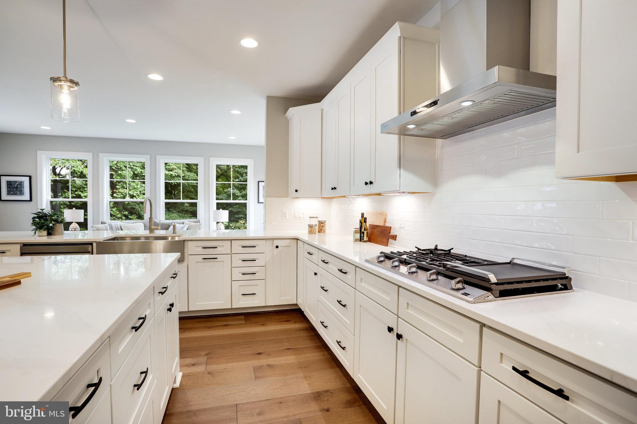 TOWN AND COUNTRY ESTATES - Residential