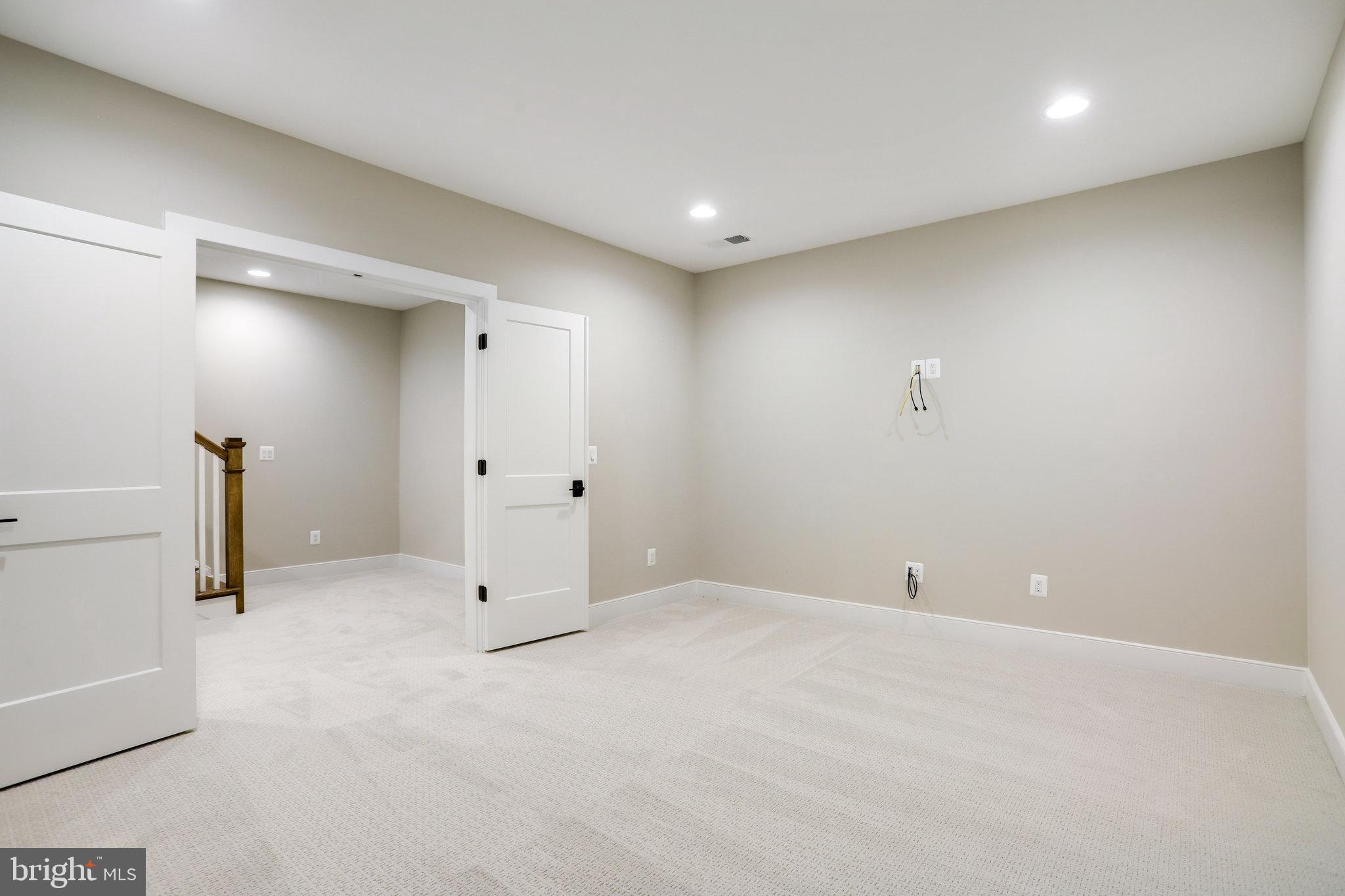 TOWN AND COUNTRY ESTATES - Residential