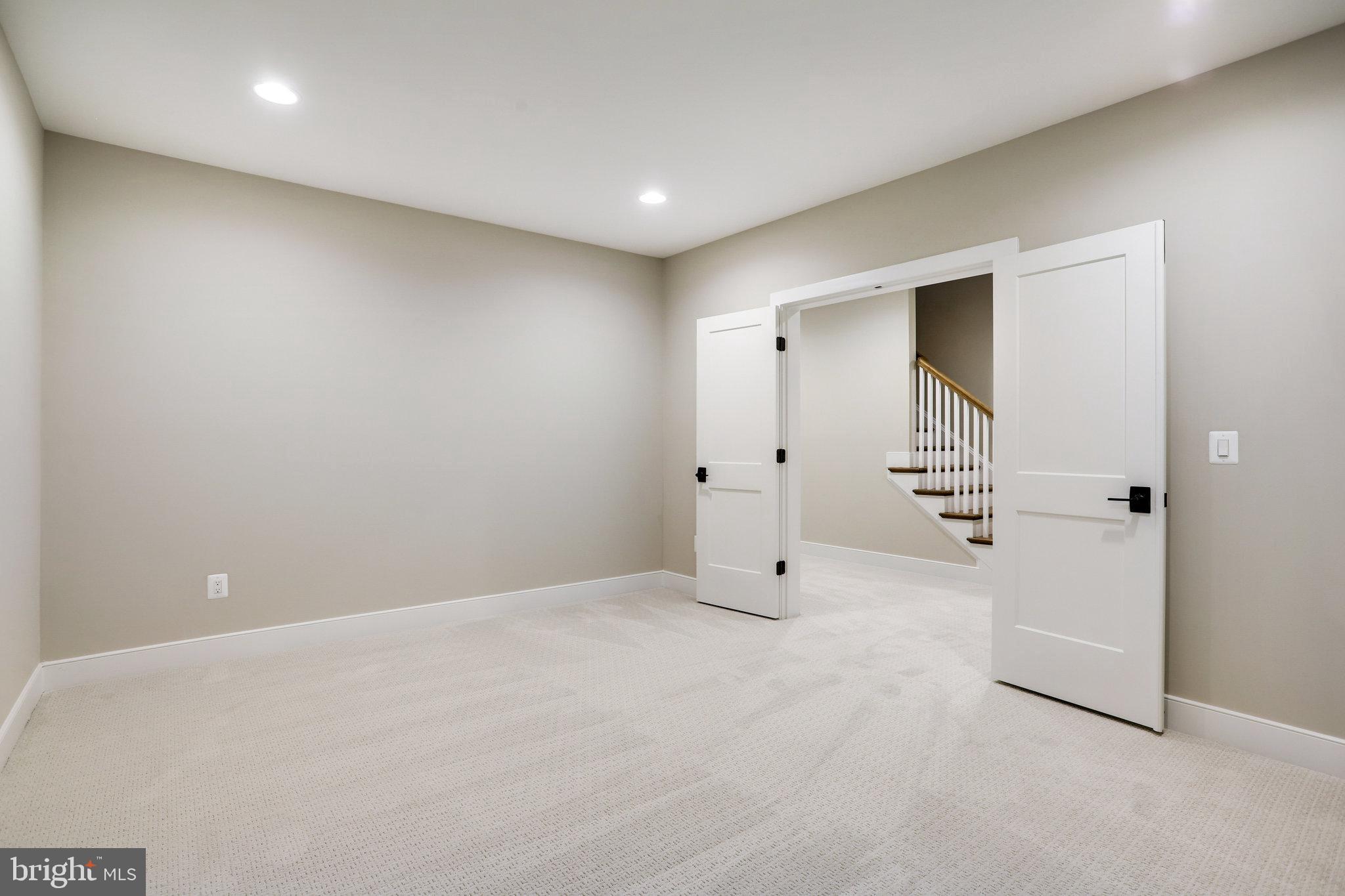 TOWN AND COUNTRY ESTATES - Residential