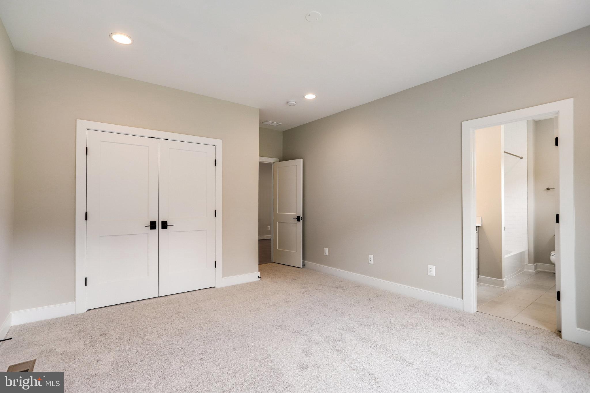 TOWN AND COUNTRY ESTATES - Residential