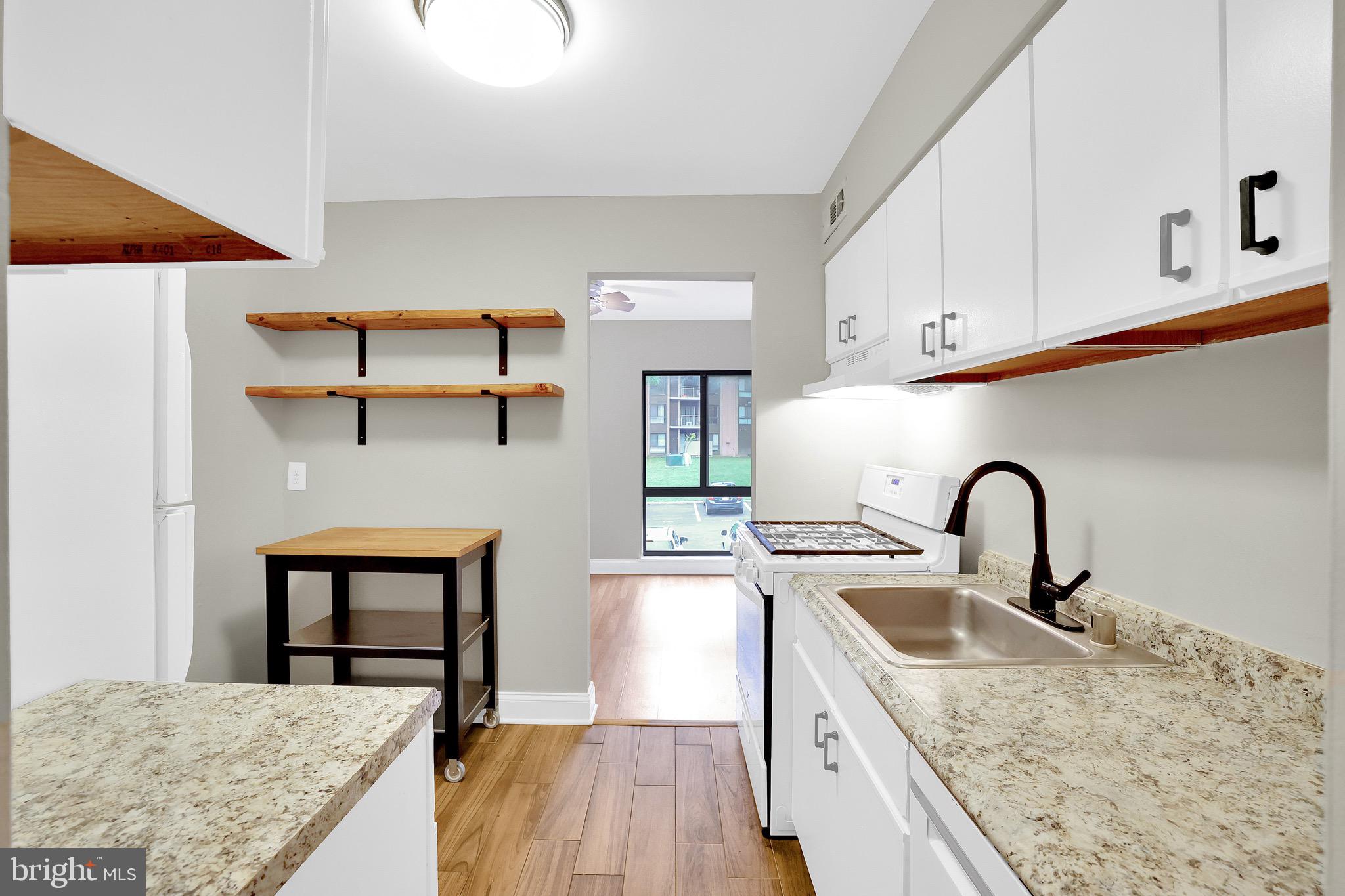 TREOVER CONDOMINIUM - Residential Lease