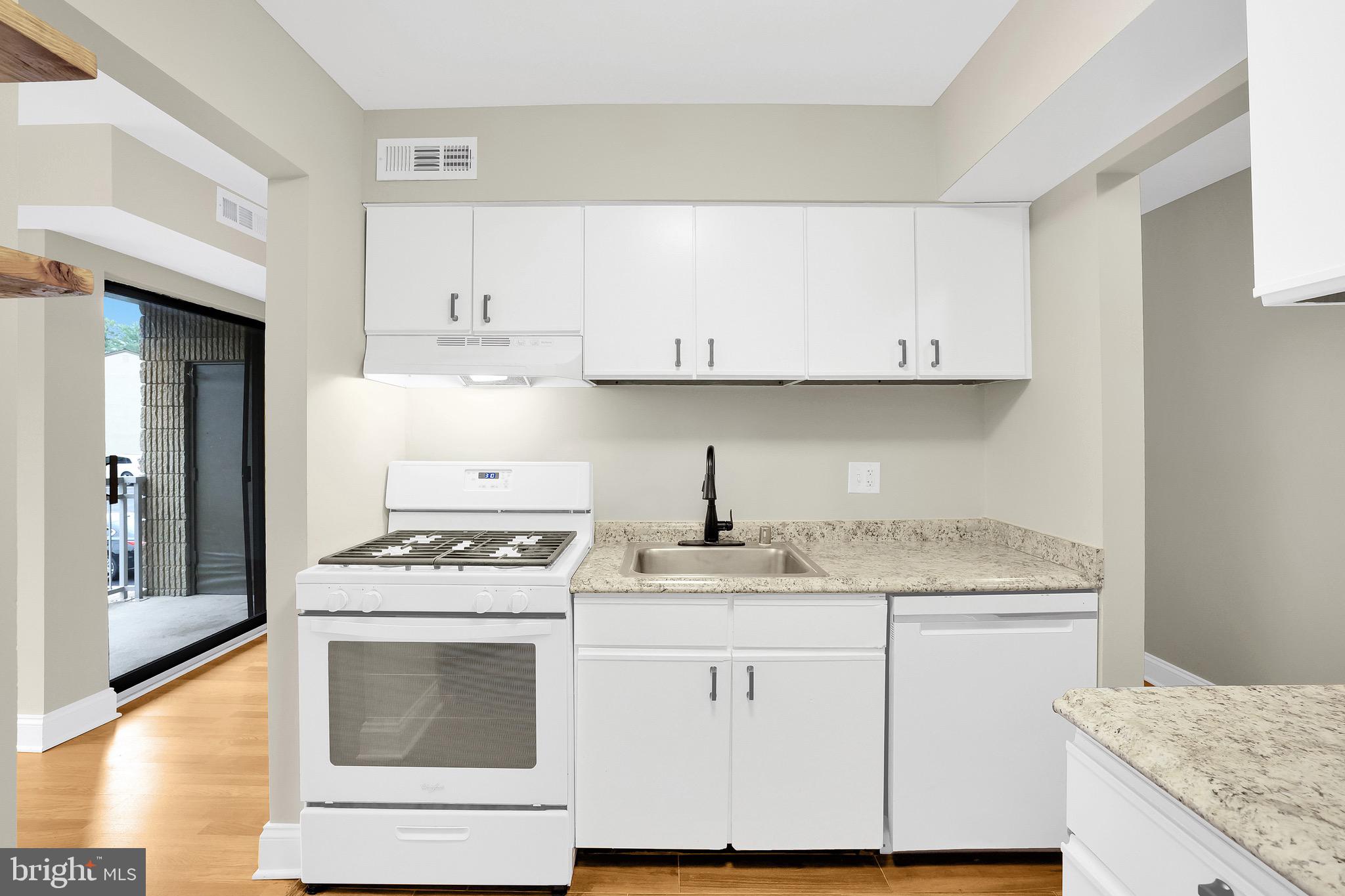 TREOVER CONDOMINIUM - Residential Lease