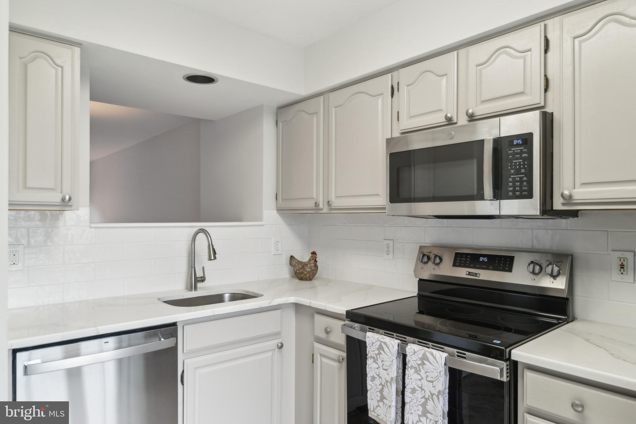 1348 WATERWAY COURT