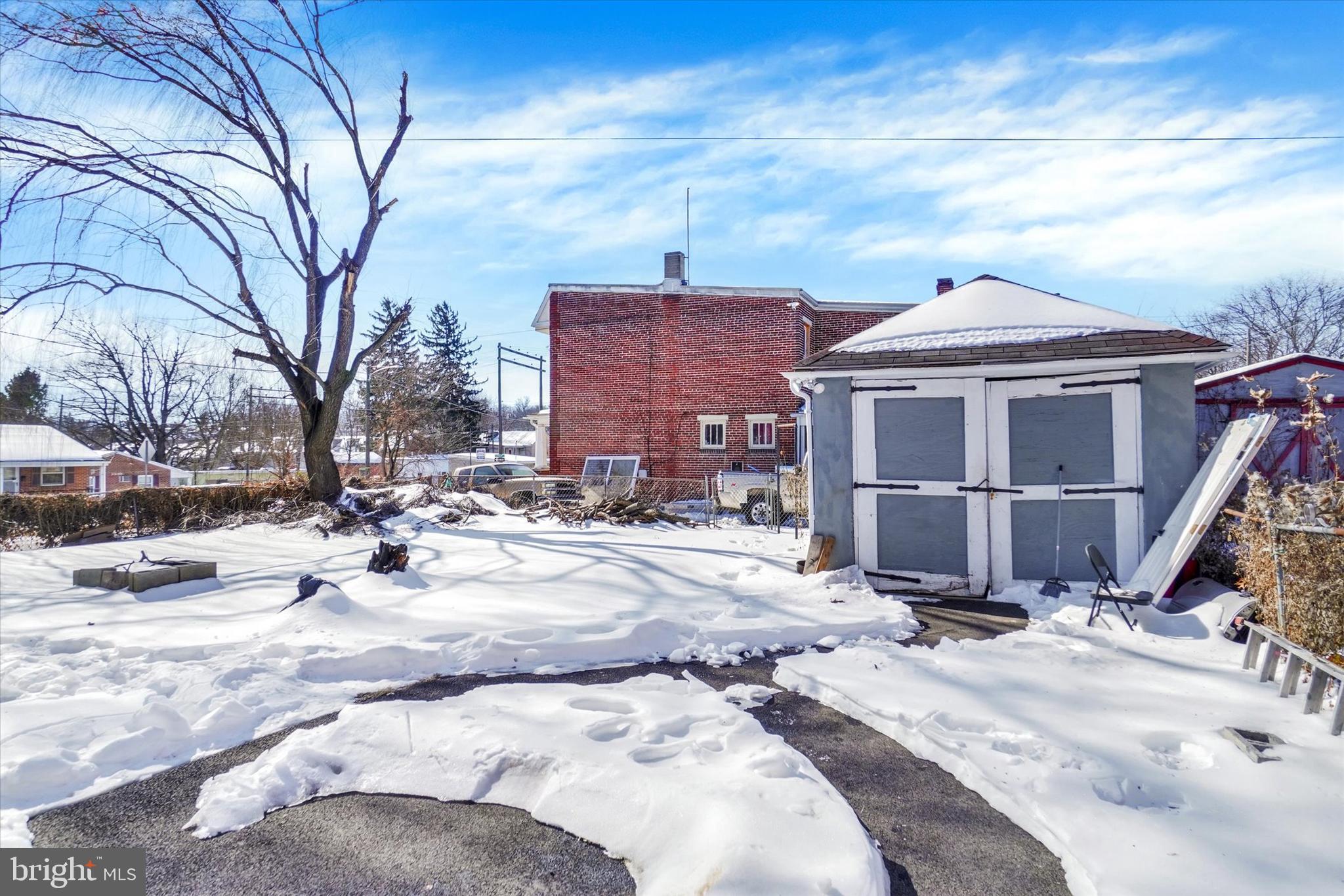 700 N PERSHING AVENUE