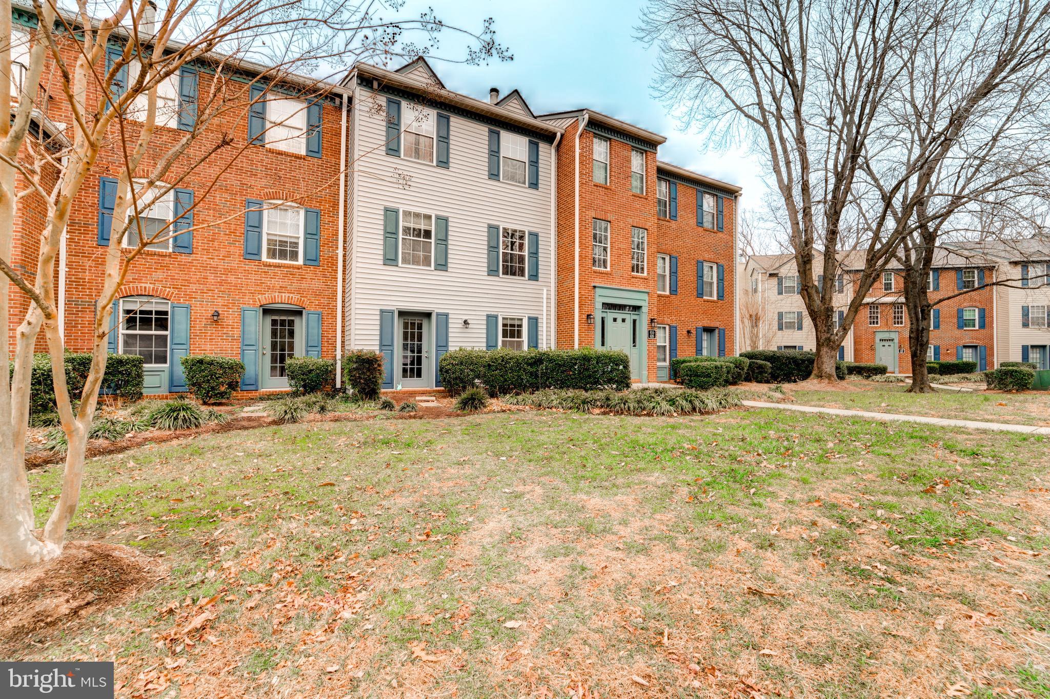 618 NEWBRIDGE COURT 3-618