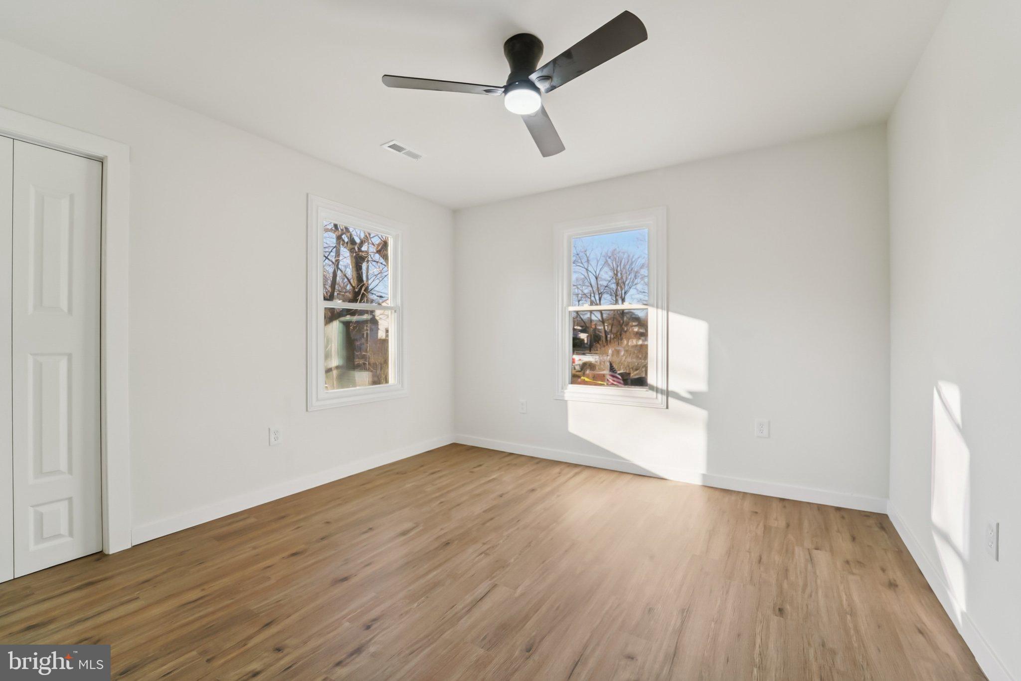 EDGEWOOD PARK - Residential