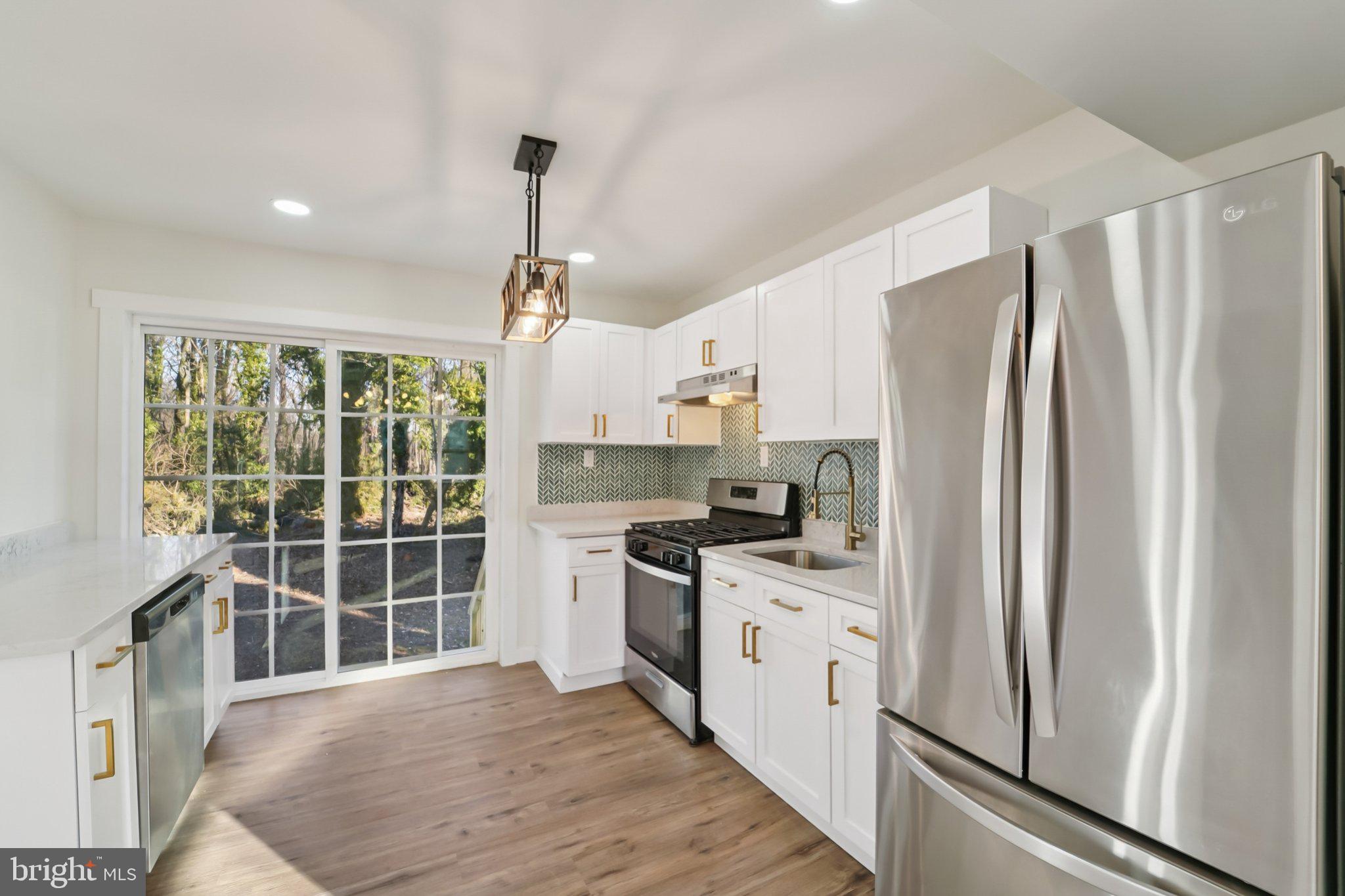 EDGEWOOD PARK - Residential