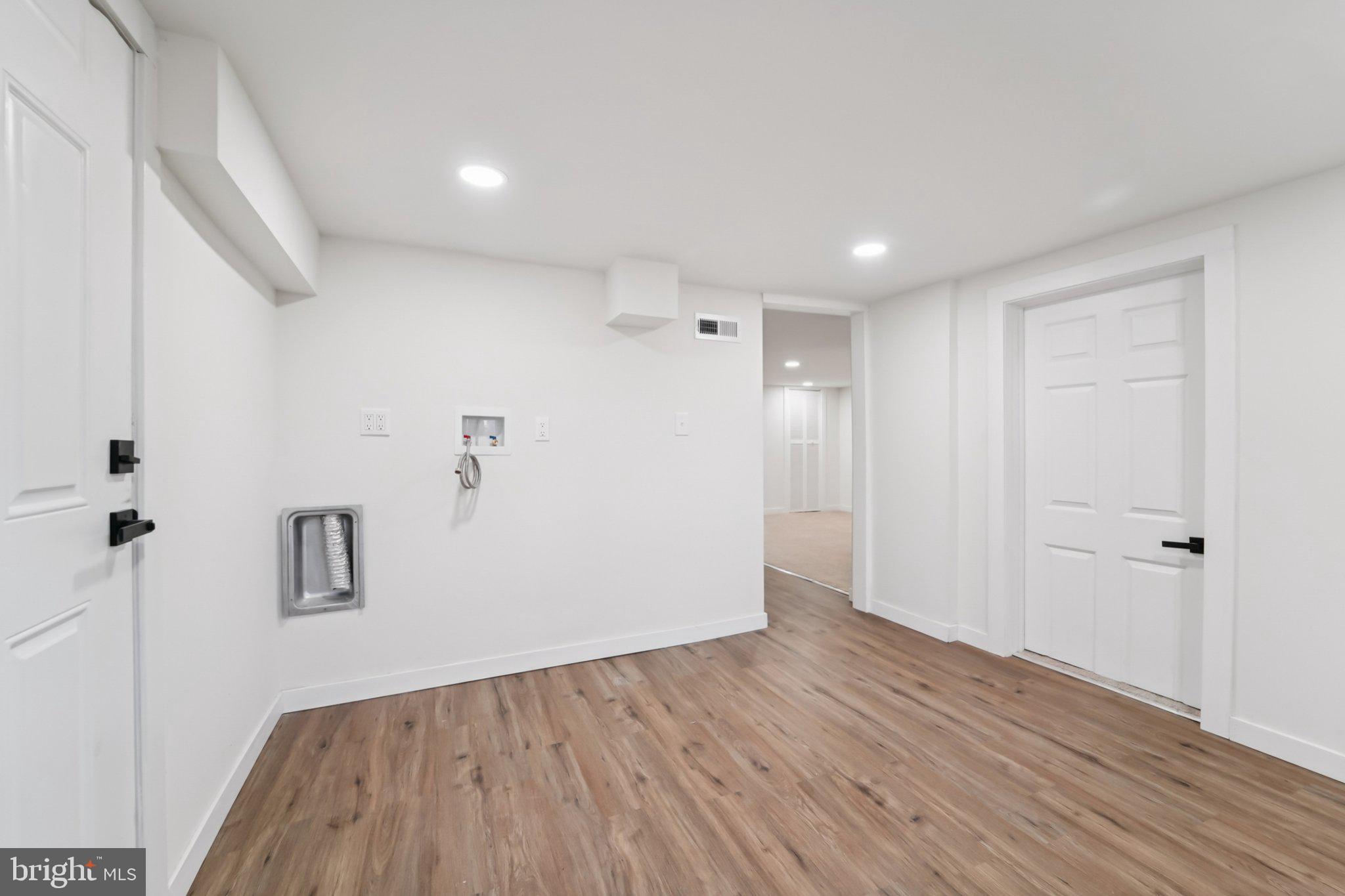 EDGEWOOD PARK - Residential