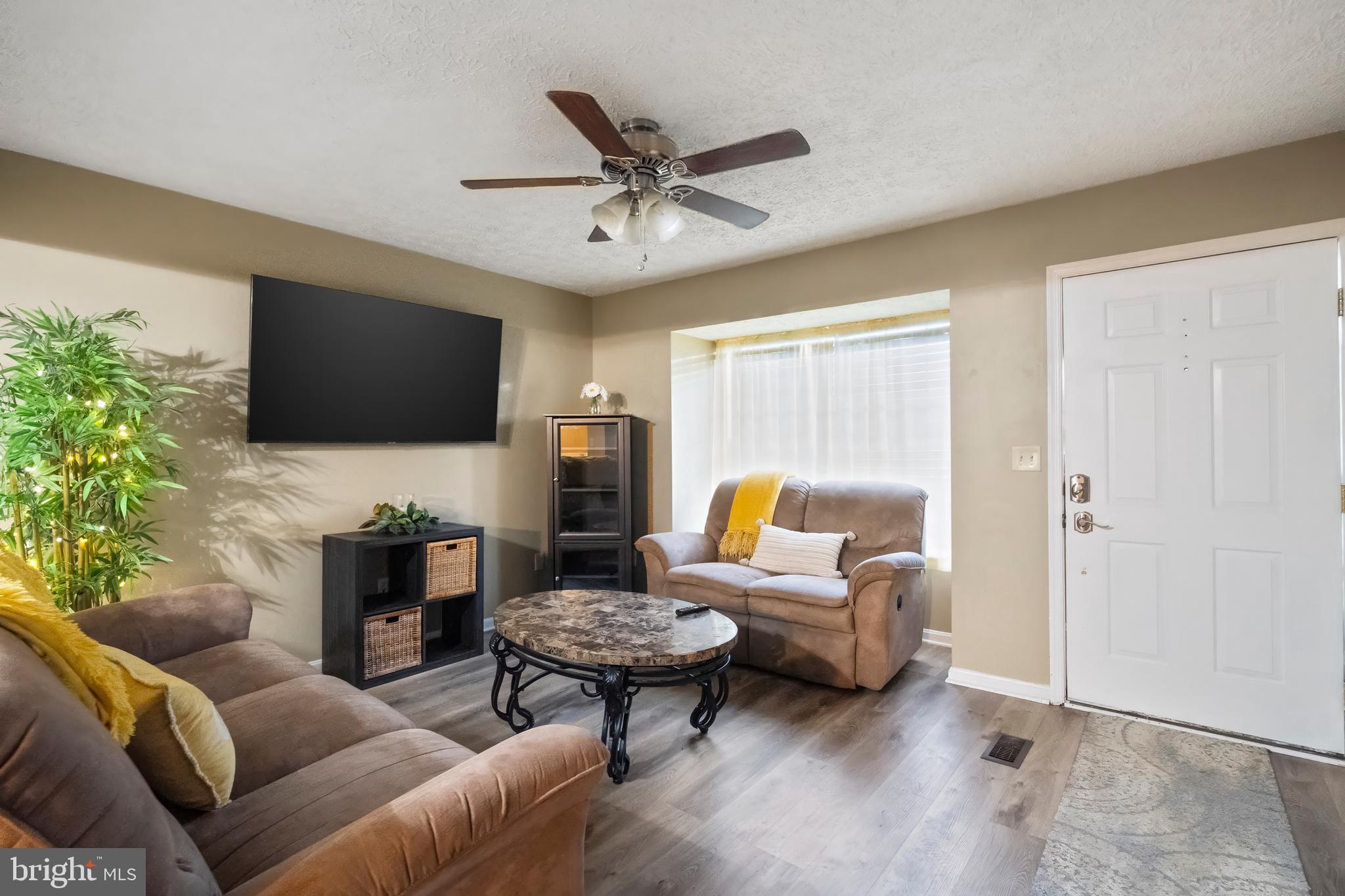 RIVERSIDE - Residential