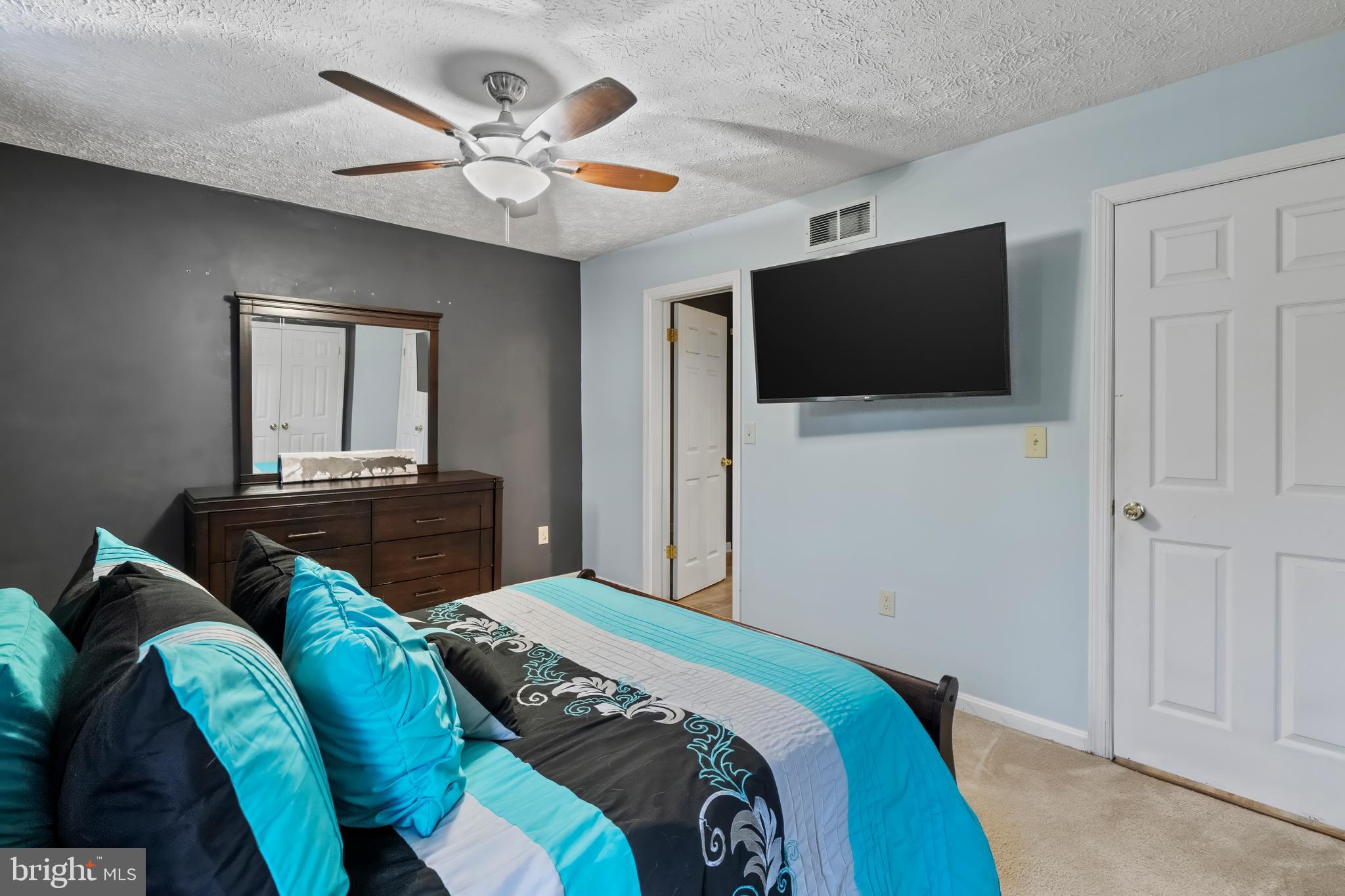 RIVERSIDE - Residential