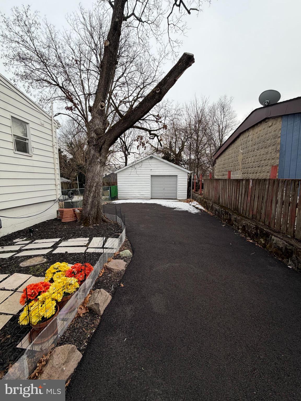 5028 JEFFERSON AVENUE