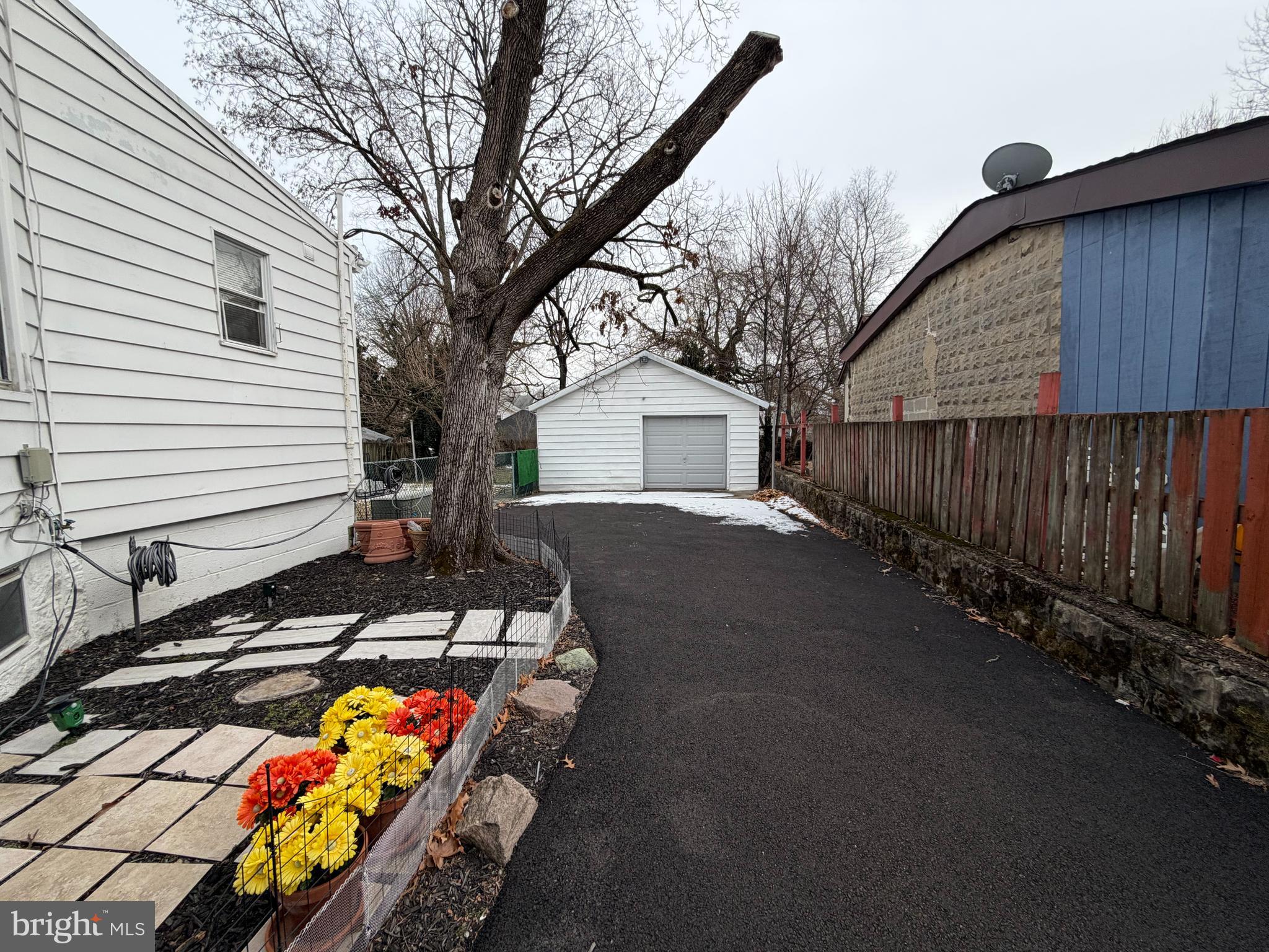 5028 JEFFERSON AVENUE