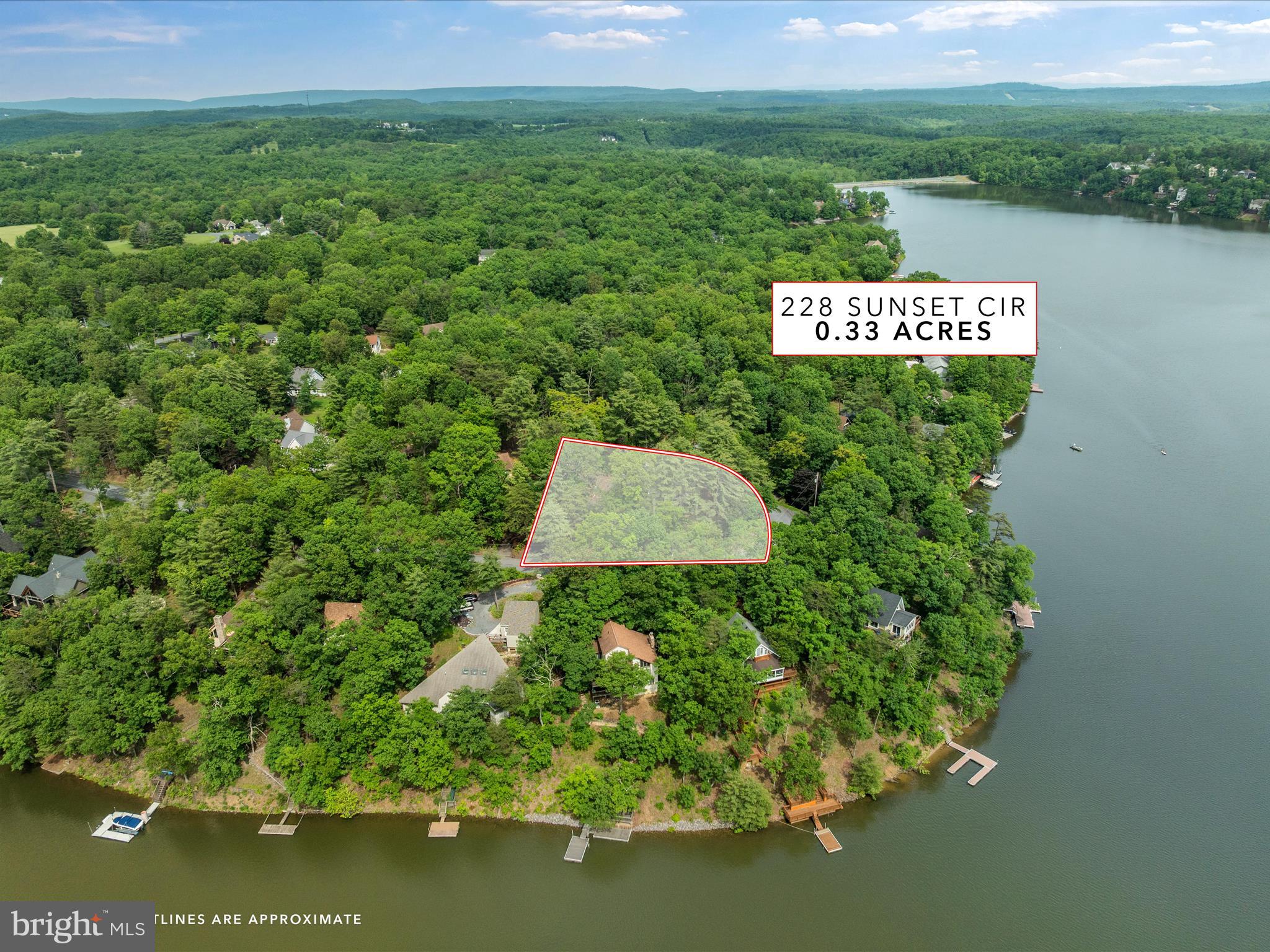 LAKE HOLIDAY ESTATES - Residential