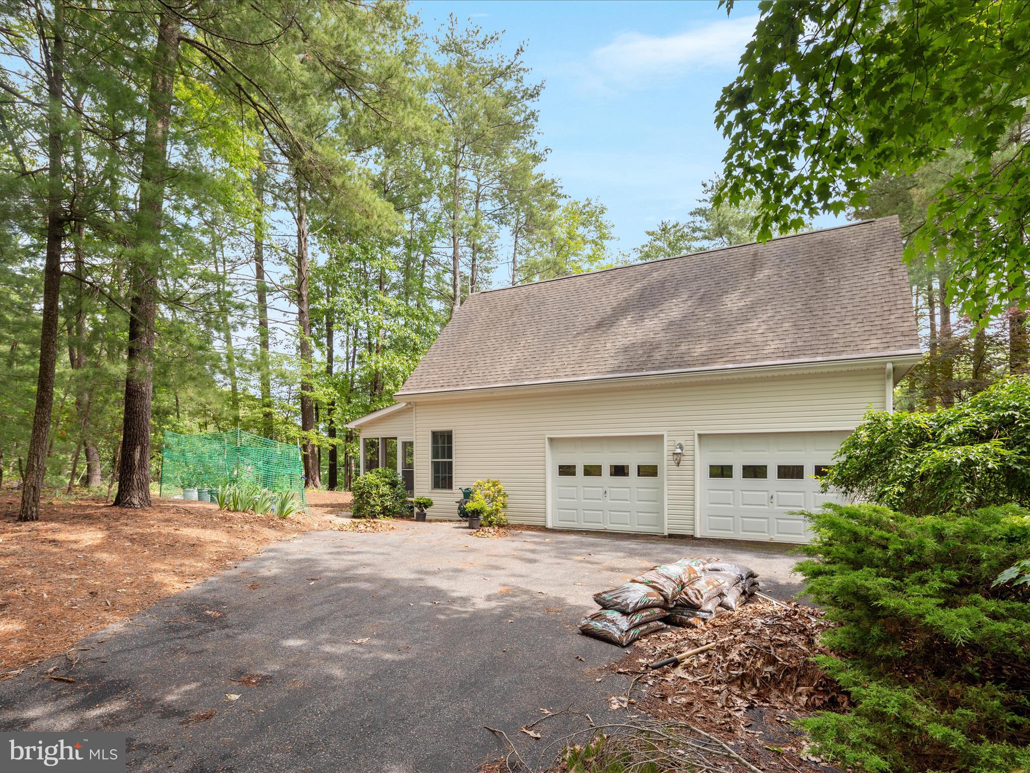 LAKE HOLIDAY ESTATES - Residential