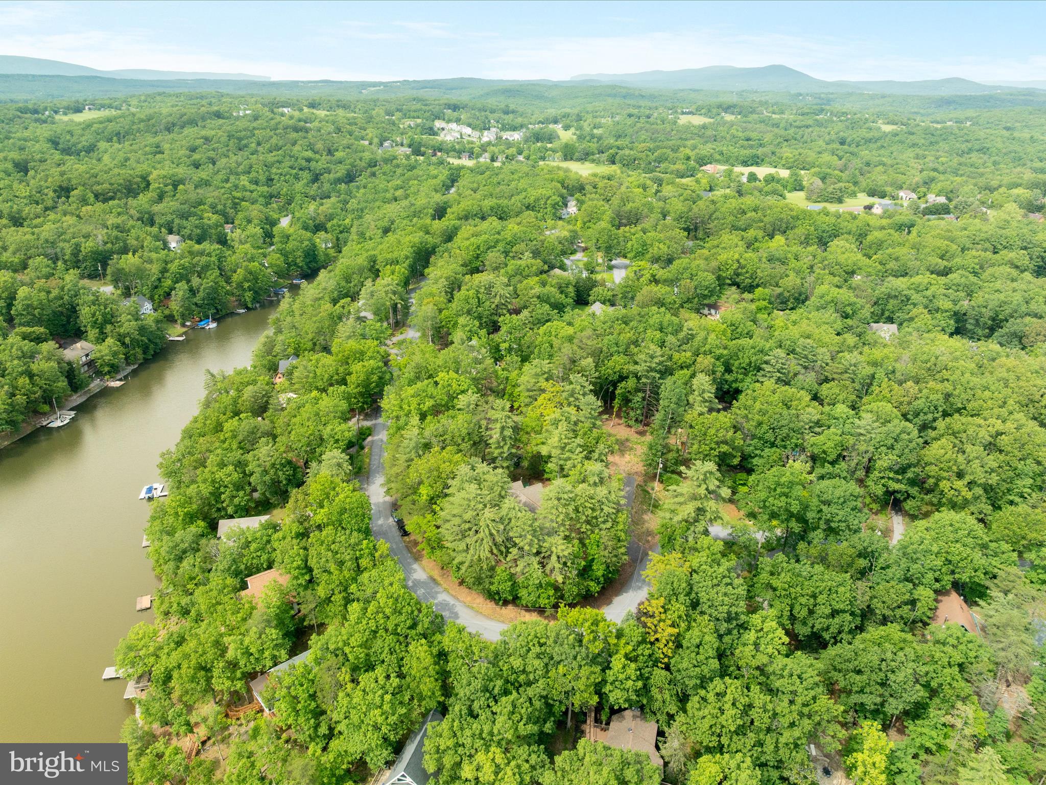 LAKE HOLIDAY ESTATES - Residential