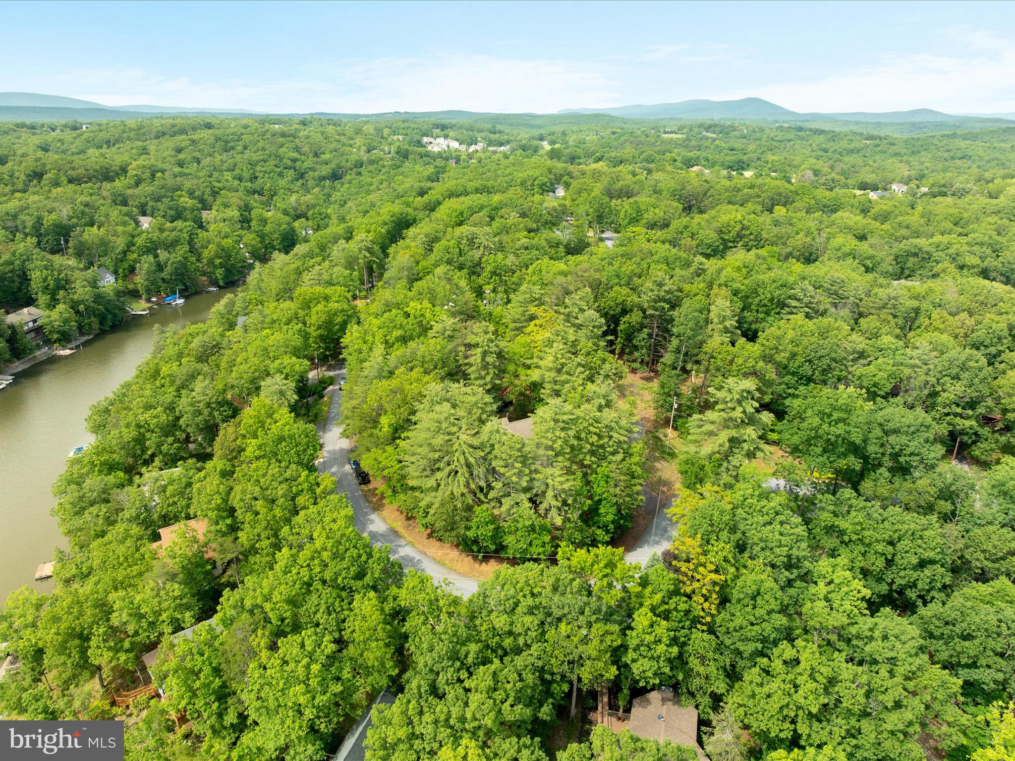 LAKE HOLIDAY ESTATES - Residential