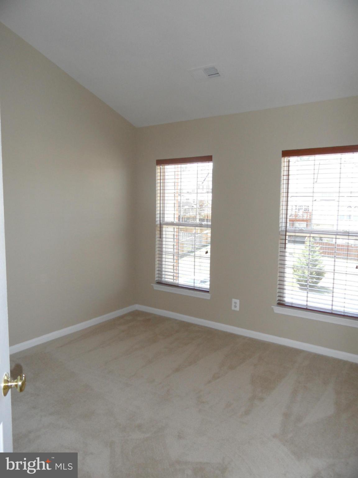 KINCAID FOREST - Residential Lease