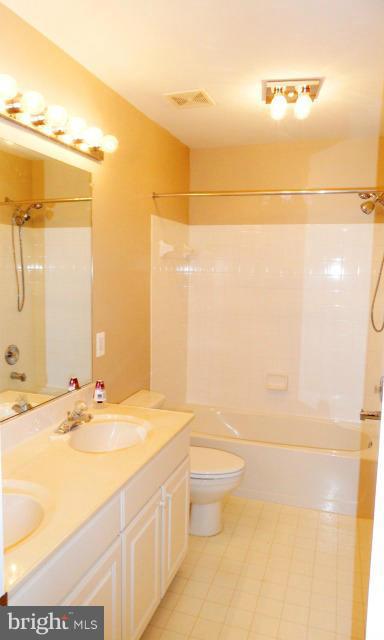 KINCAID FOREST - Residential Lease