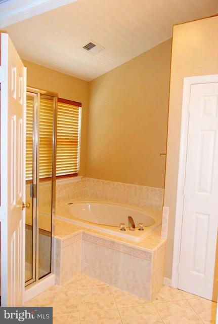 KINCAID FOREST - Residential Lease