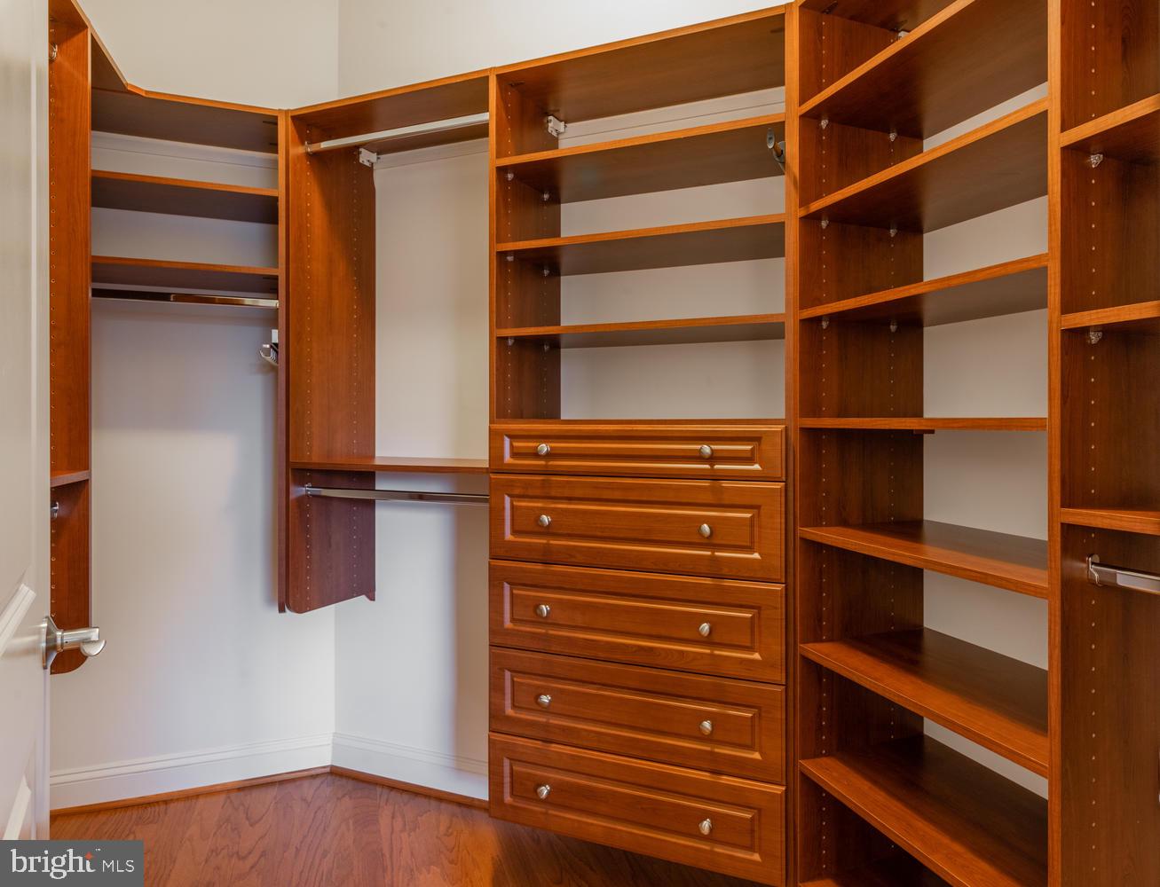 ABINGDON ROW - Residential