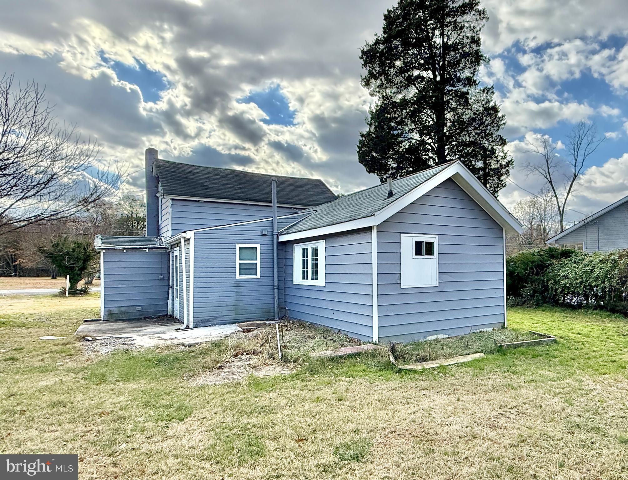 1066 E SHERMAN AVENUE