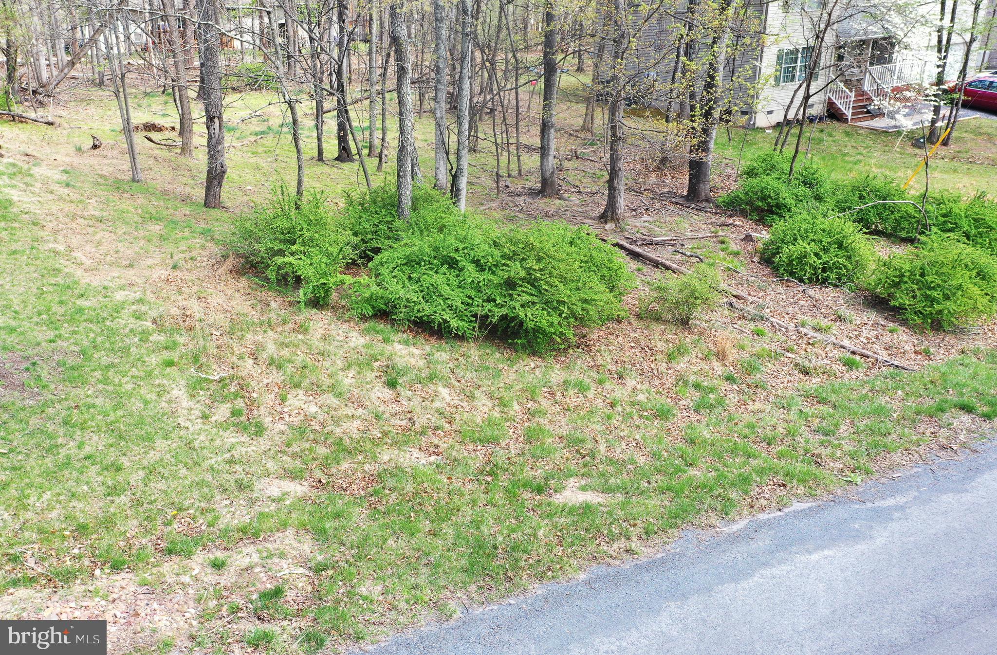 LAKE HOLIDAY ESTATES - Land