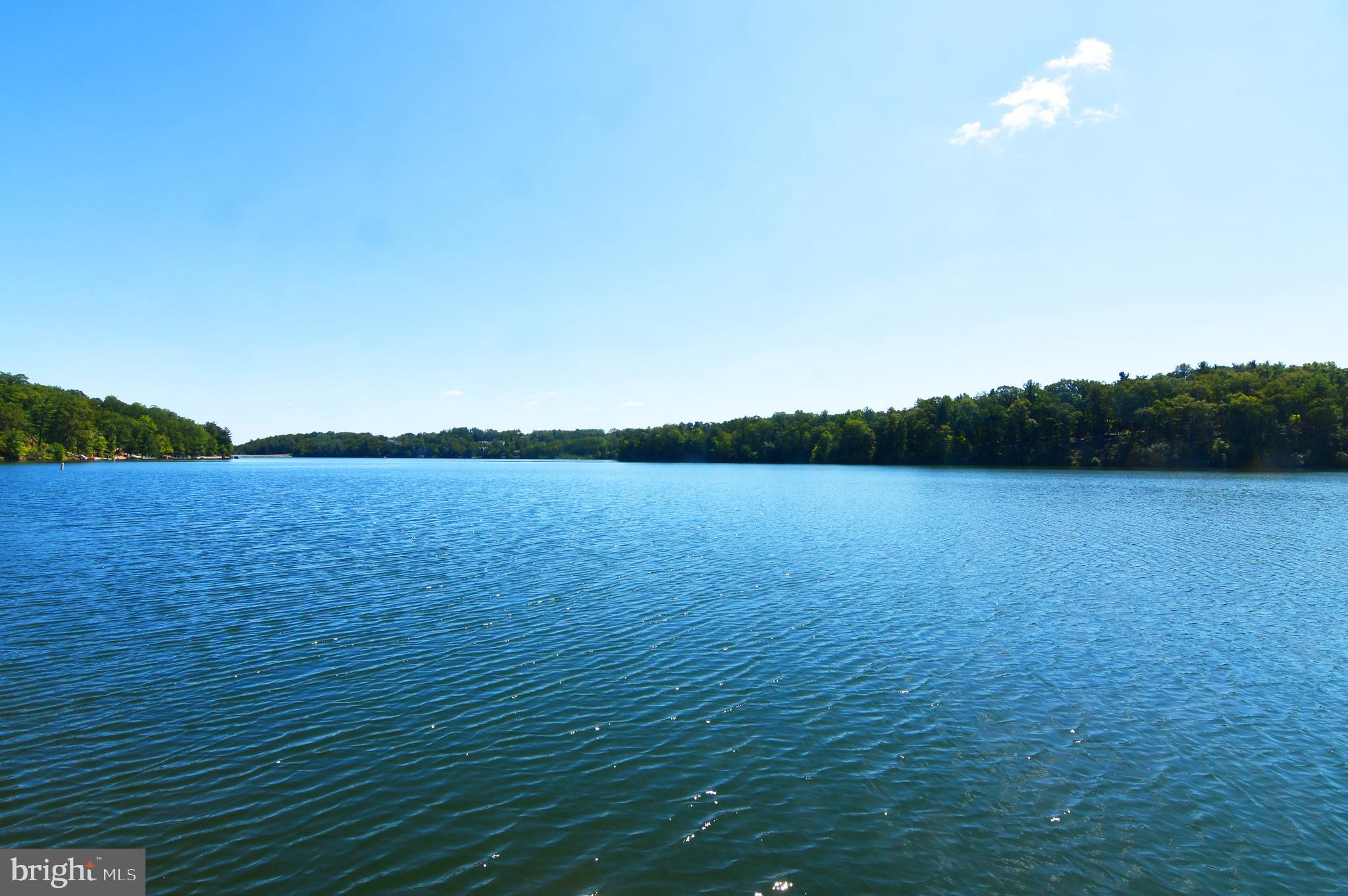 LAKE HOLIDAY ESTATES - Land