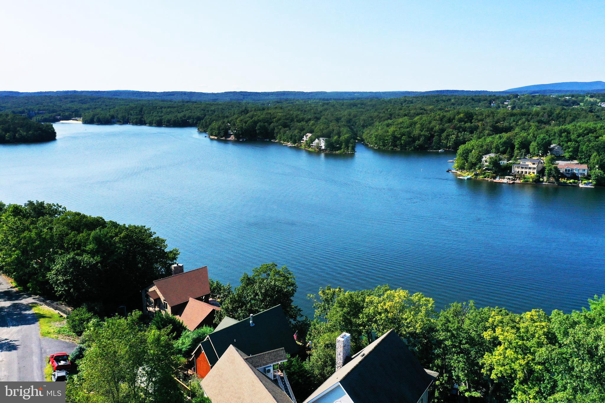 LAKE HOLIDAY ESTATES - Land