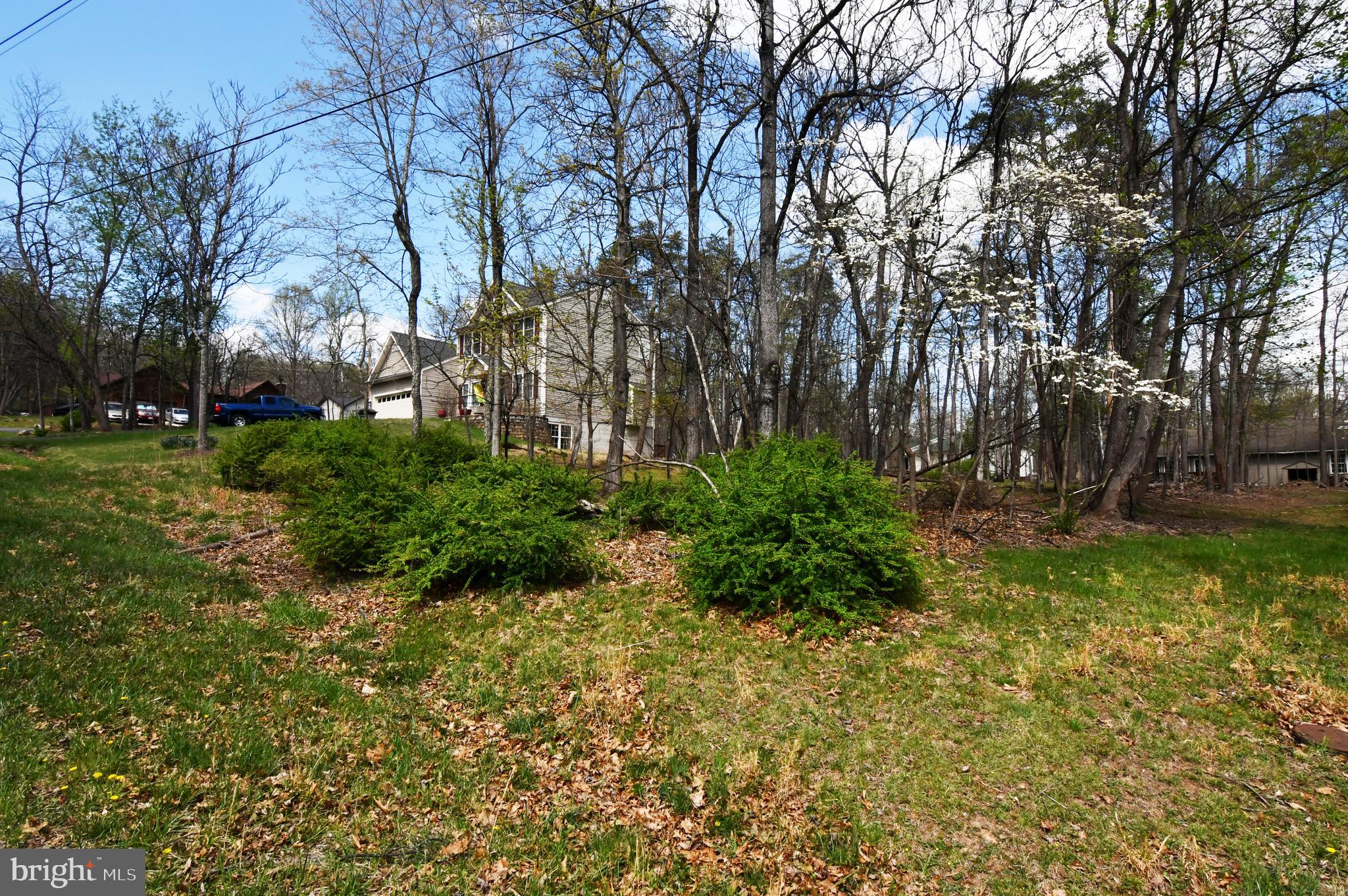 LAKE HOLIDAY ESTATES - Land