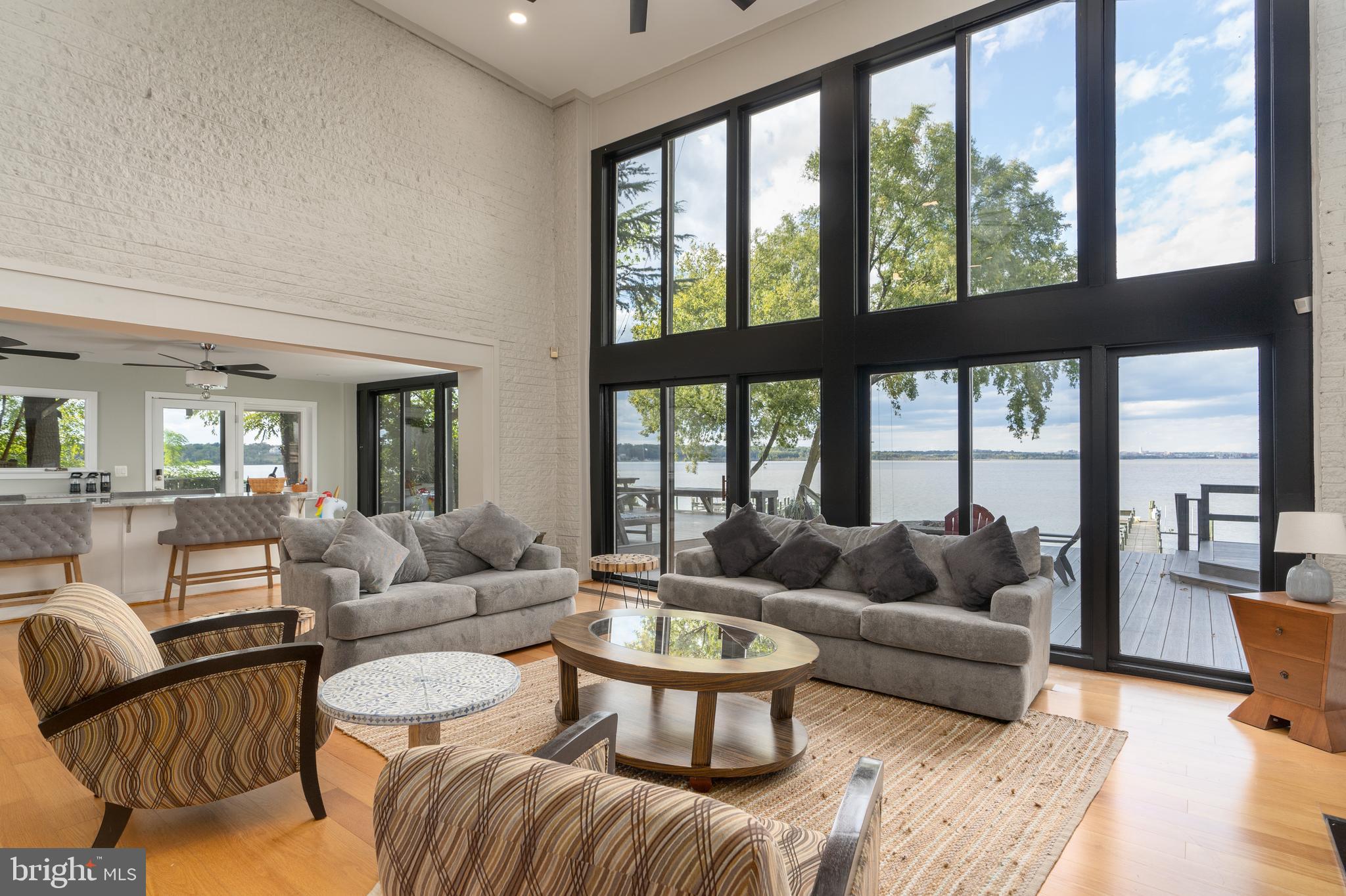 RIVER VIEW ESTATES - Residential Lease