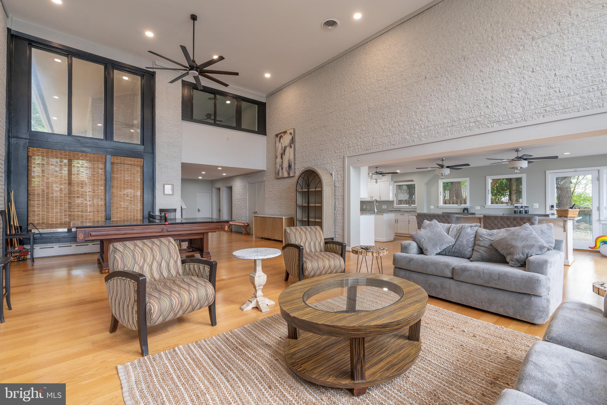 RIVER VIEW ESTATES - Residential Lease