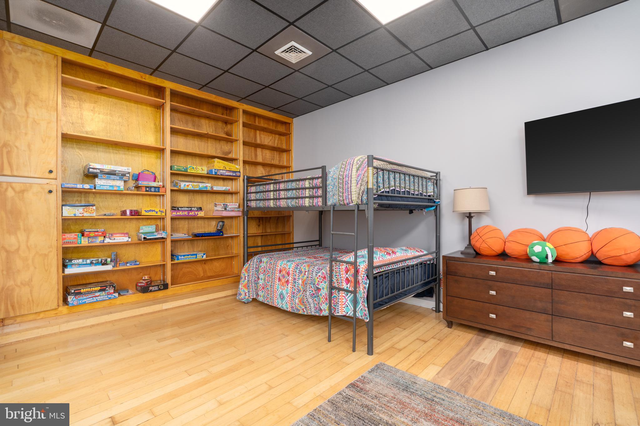 RIVER VIEW ESTATES - Residential Lease