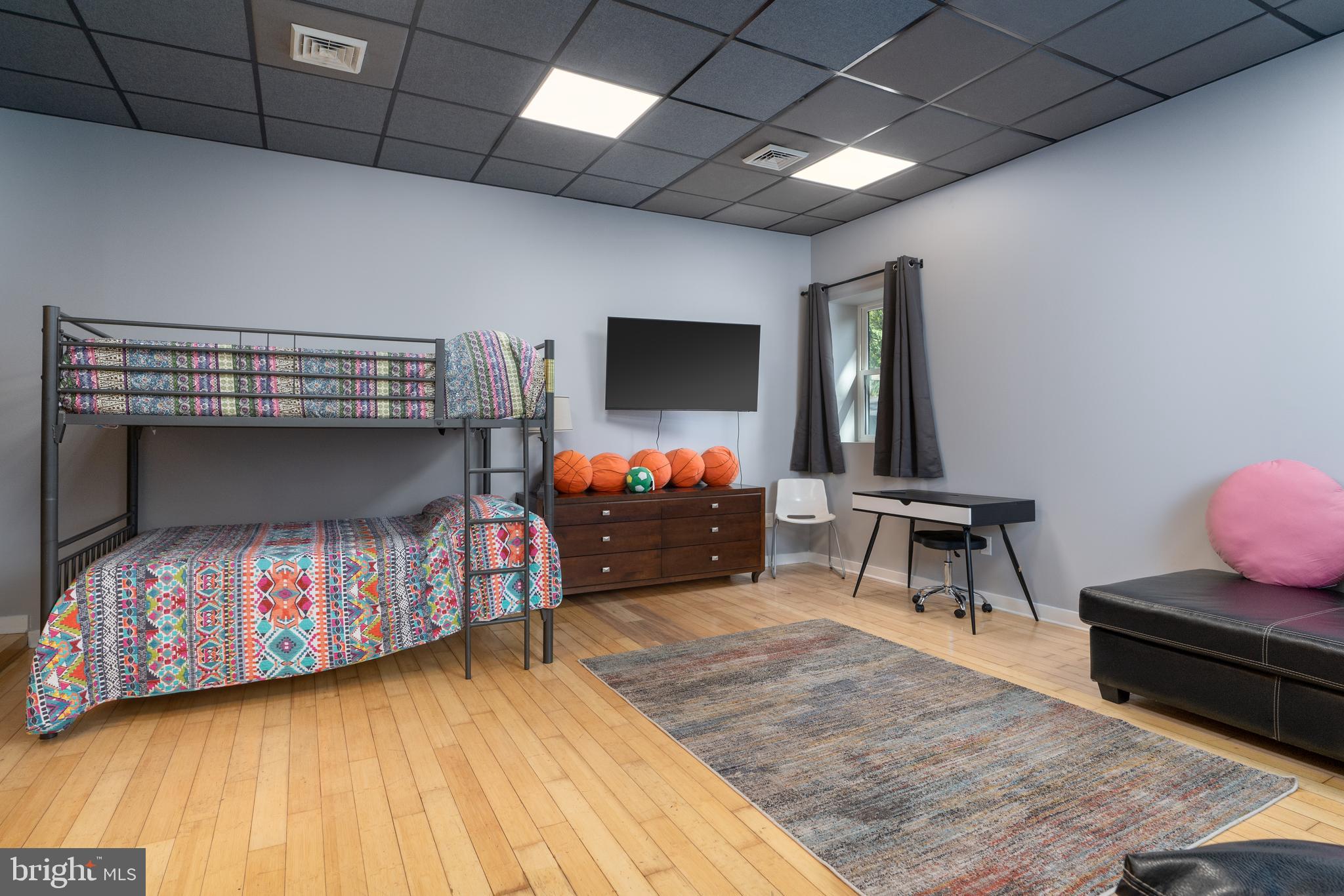 RIVER VIEW ESTATES - Residential Lease