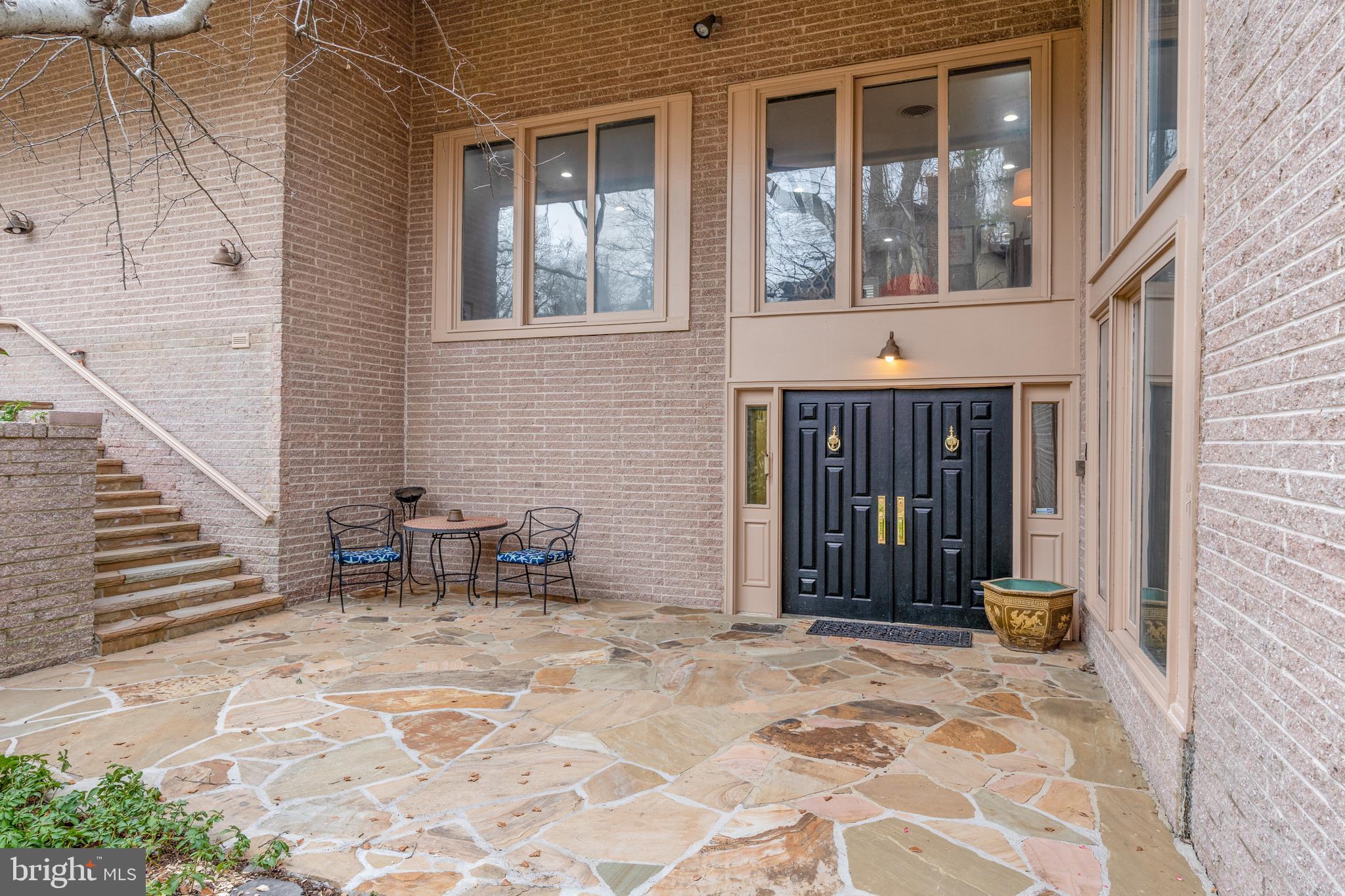 RIVER VIEW ESTATES - Residential Lease