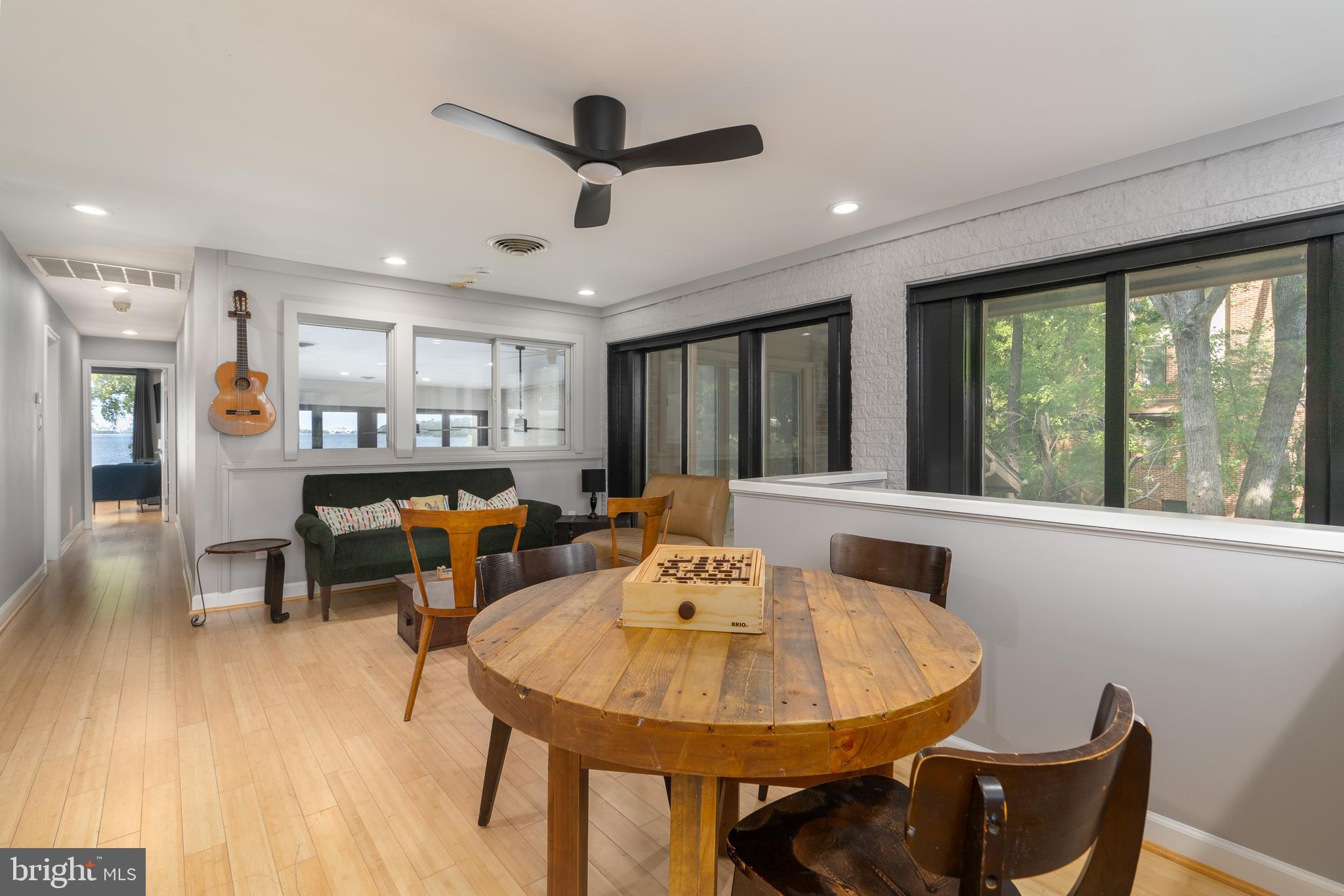 RIVER VIEW ESTATES - Residential Lease