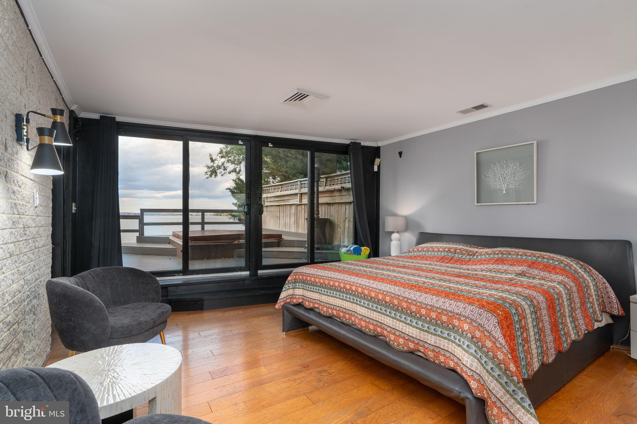 RIVER VIEW ESTATES - Residential Lease