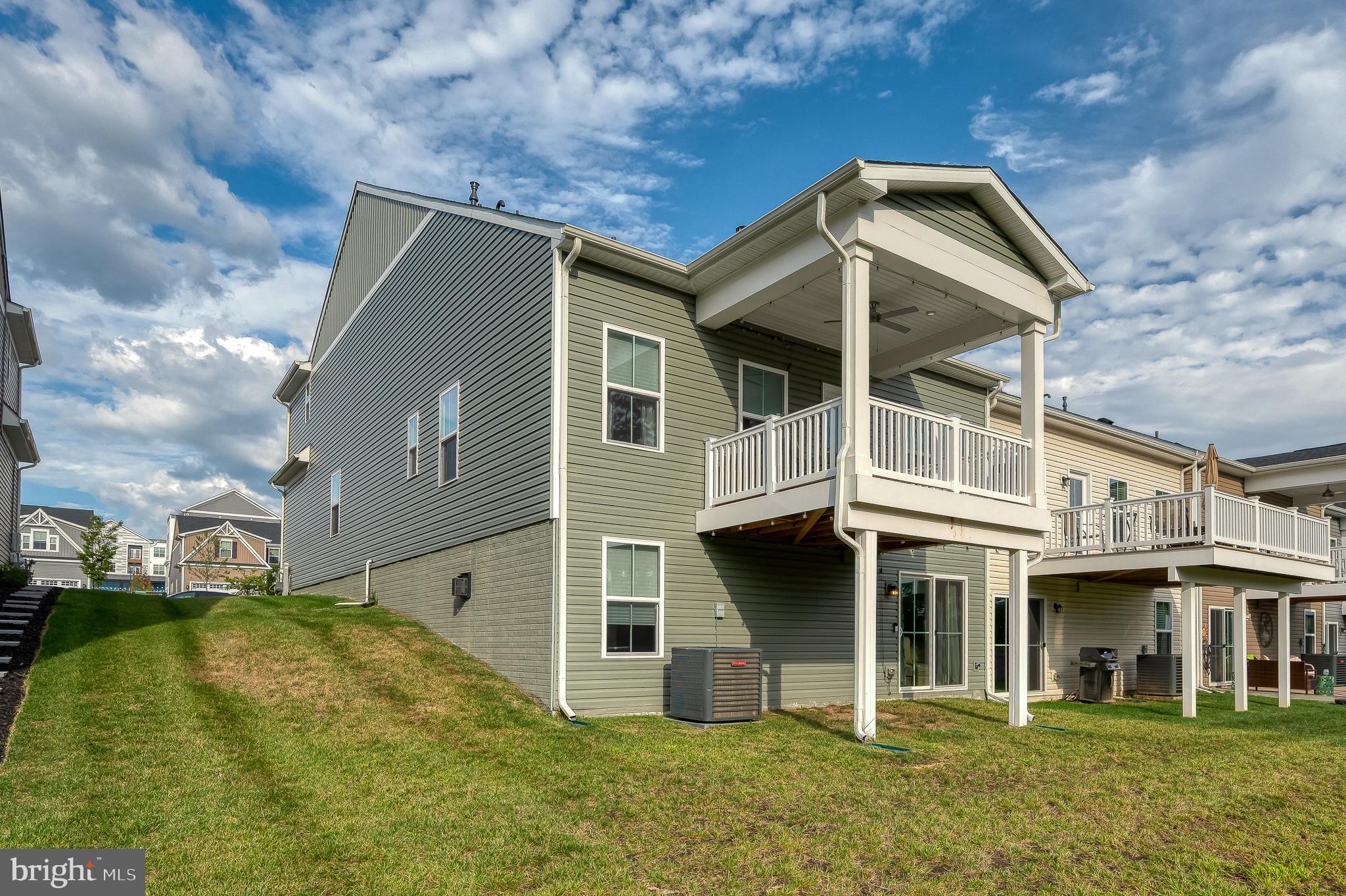 JAMES RUN CARRIAGE HOMES - Residential