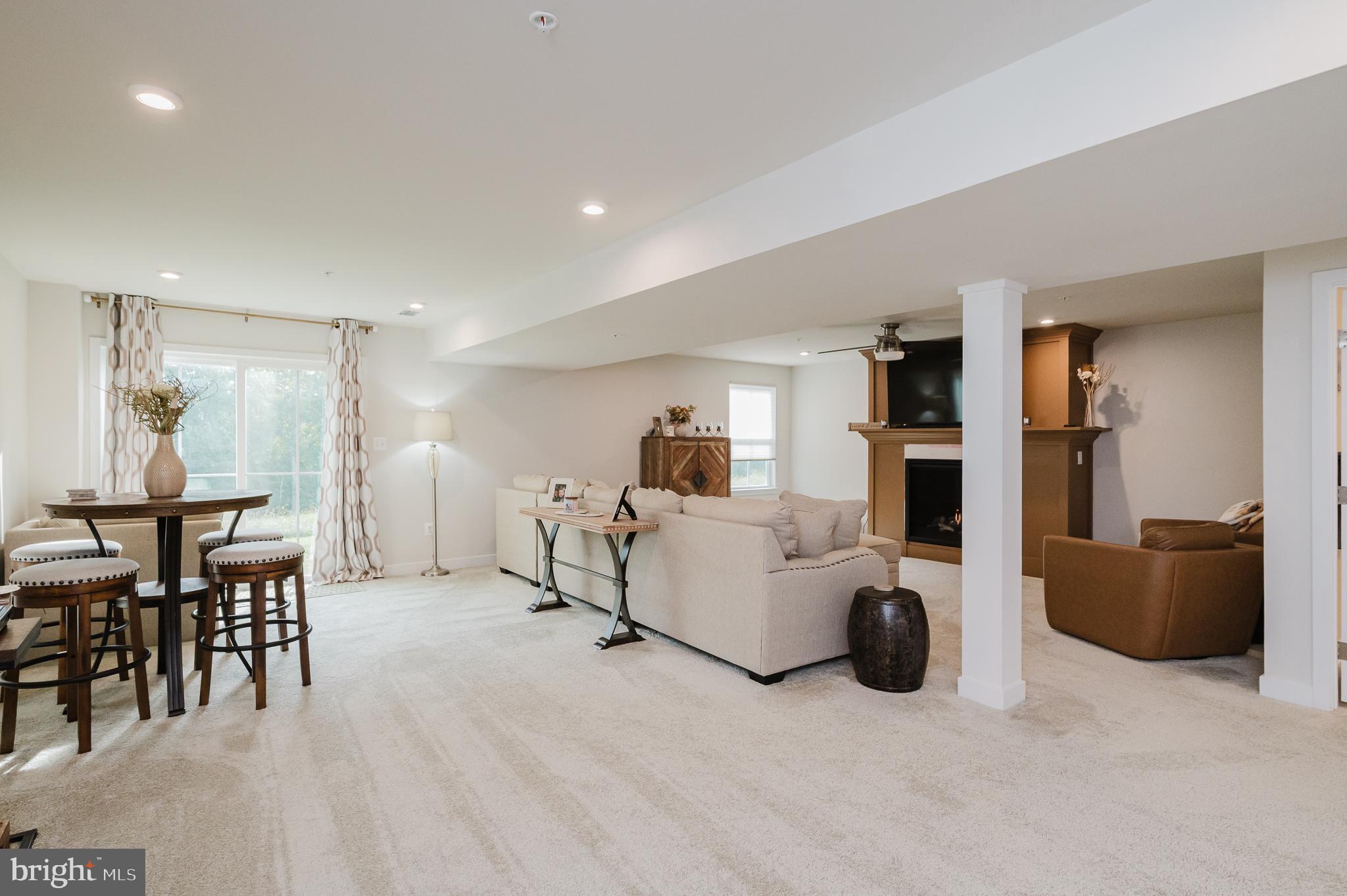 JAMES RUN CARRIAGE HOMES - Residential