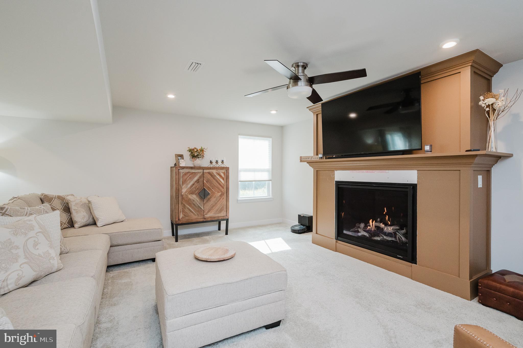 JAMES RUN CARRIAGE HOMES - Residential