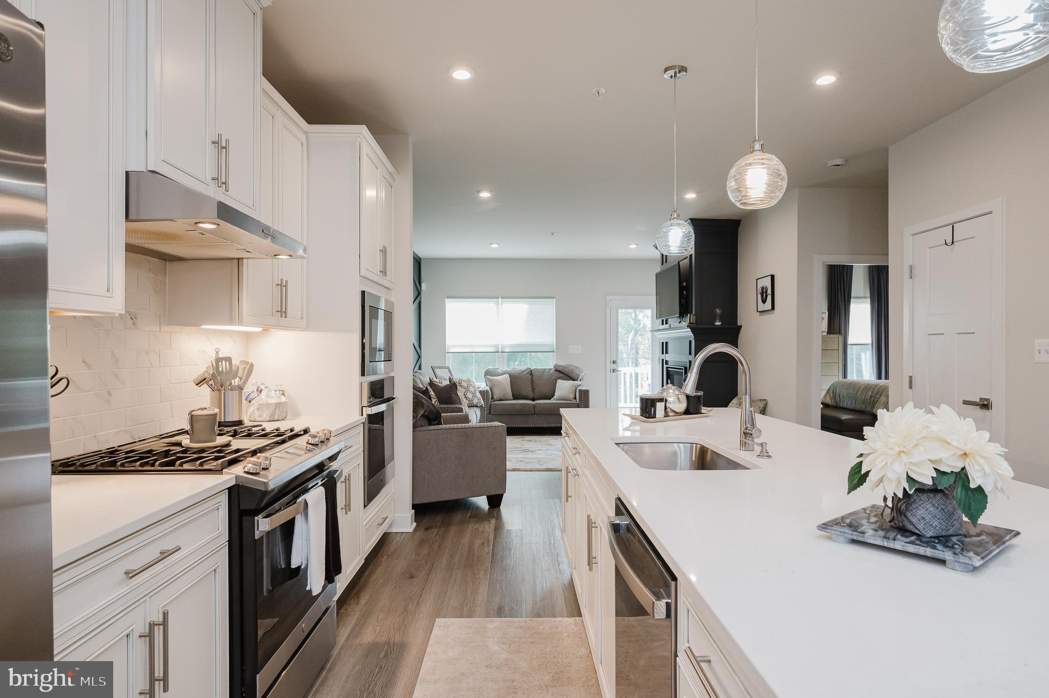 JAMES RUN CARRIAGE HOMES - Residential