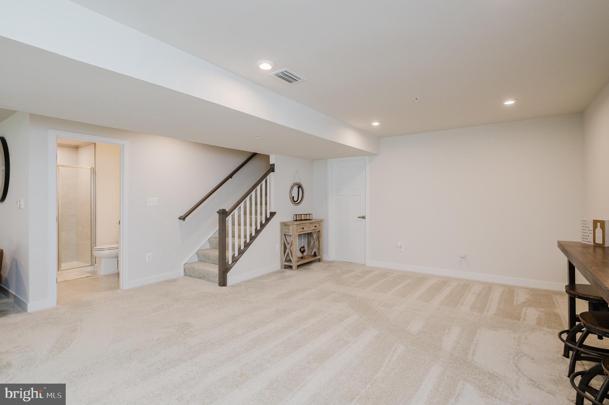 JAMES RUN CARRIAGE HOMES - Residential