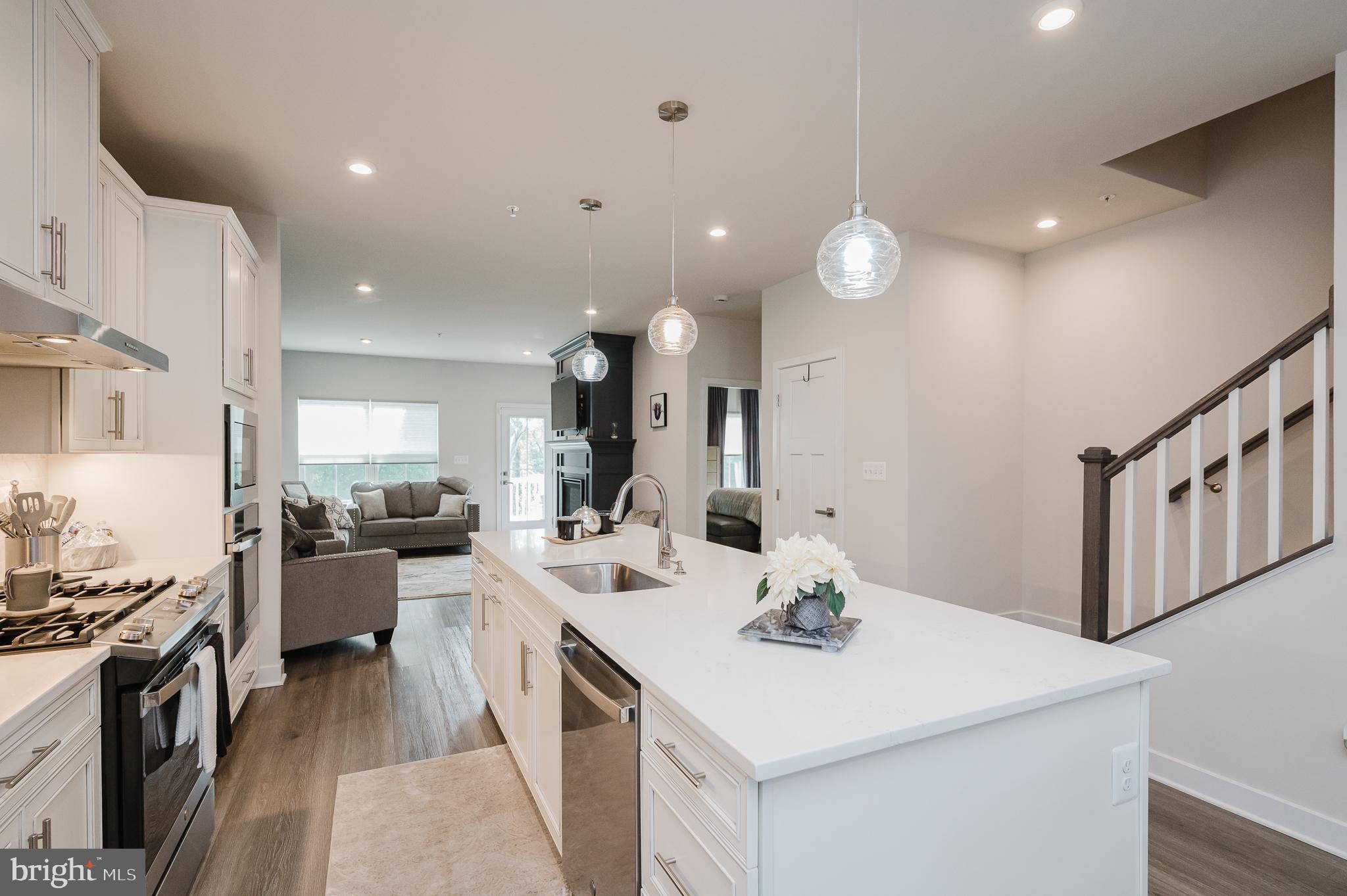 JAMES RUN CARRIAGE HOMES - Residential