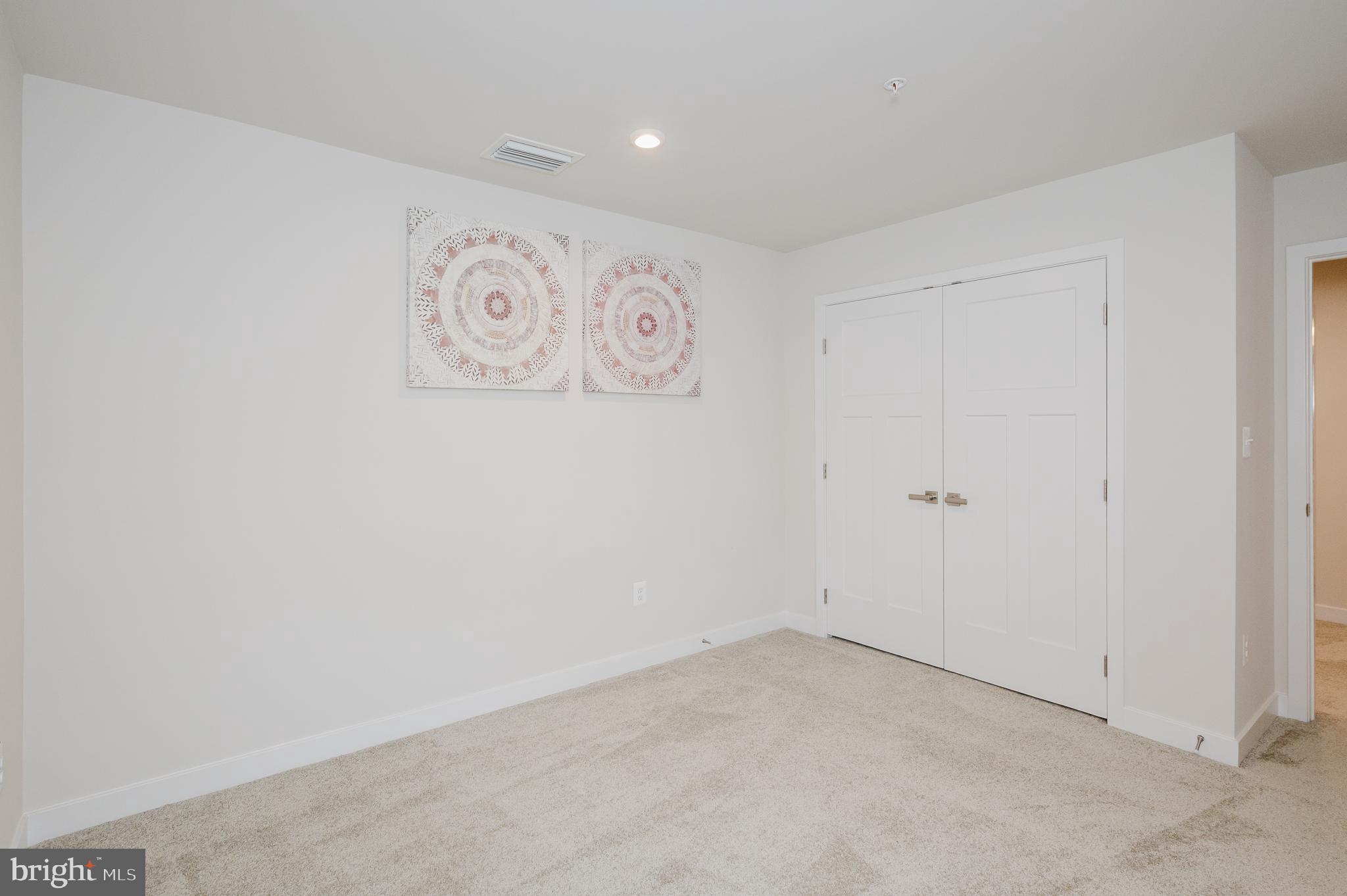 JAMES RUN CARRIAGE HOMES - Residential