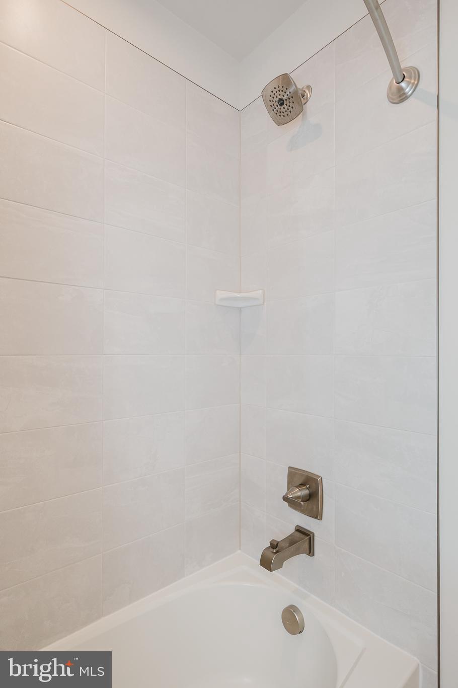 JAMES RUN CARRIAGE HOMES - Residential