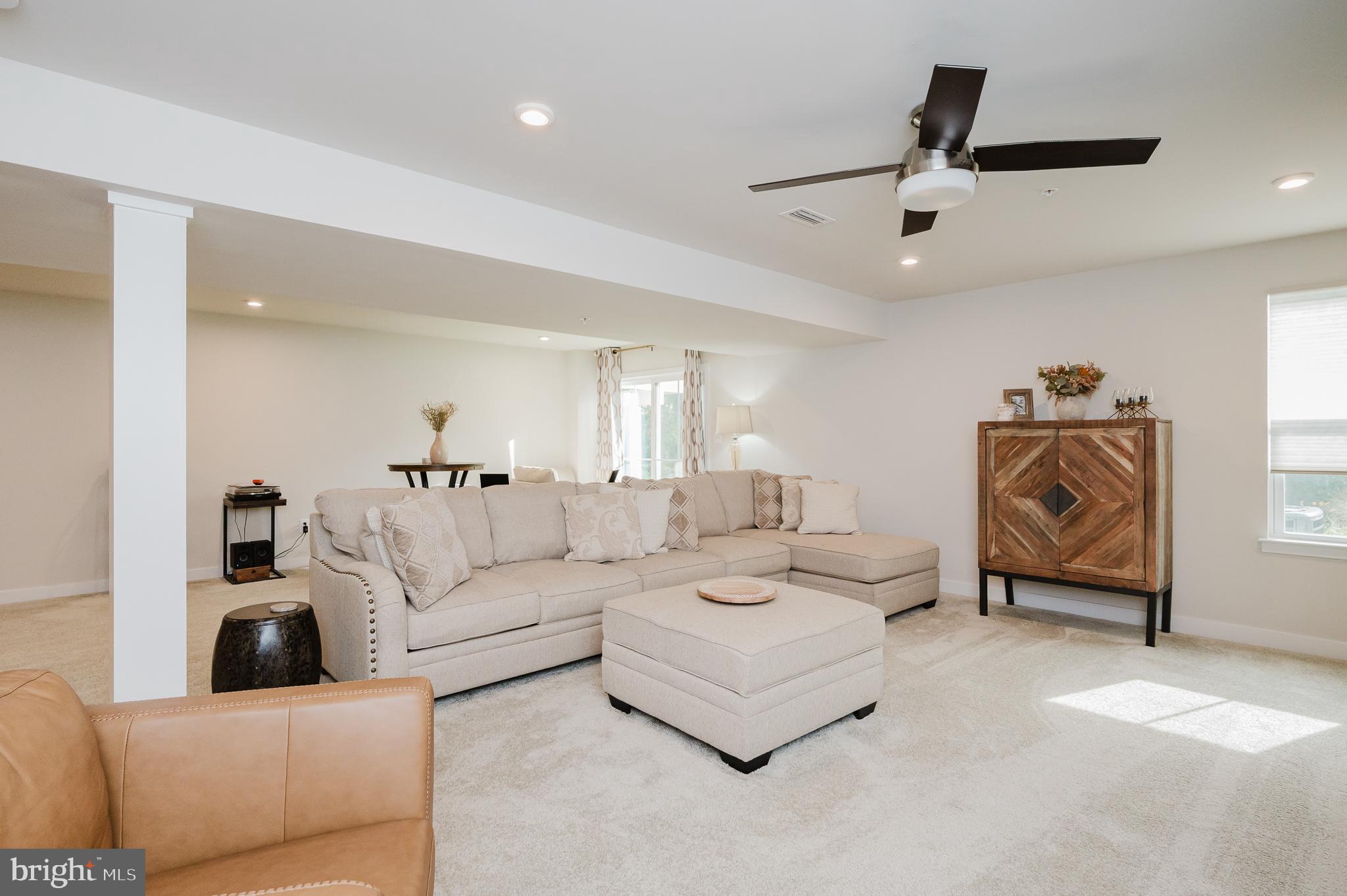 JAMES RUN CARRIAGE HOMES - Residential