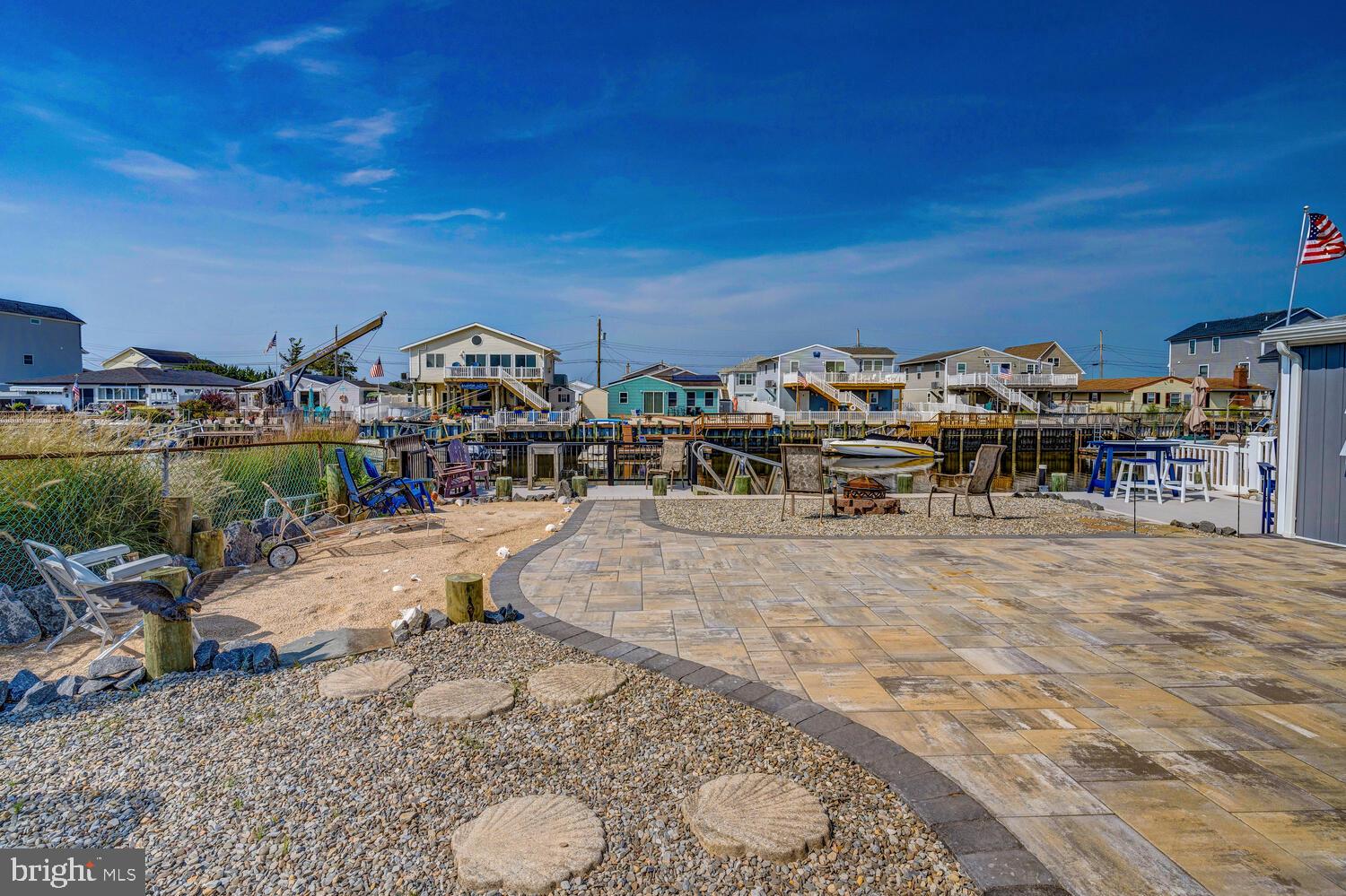 28 S LOS ANGELES DRIVE