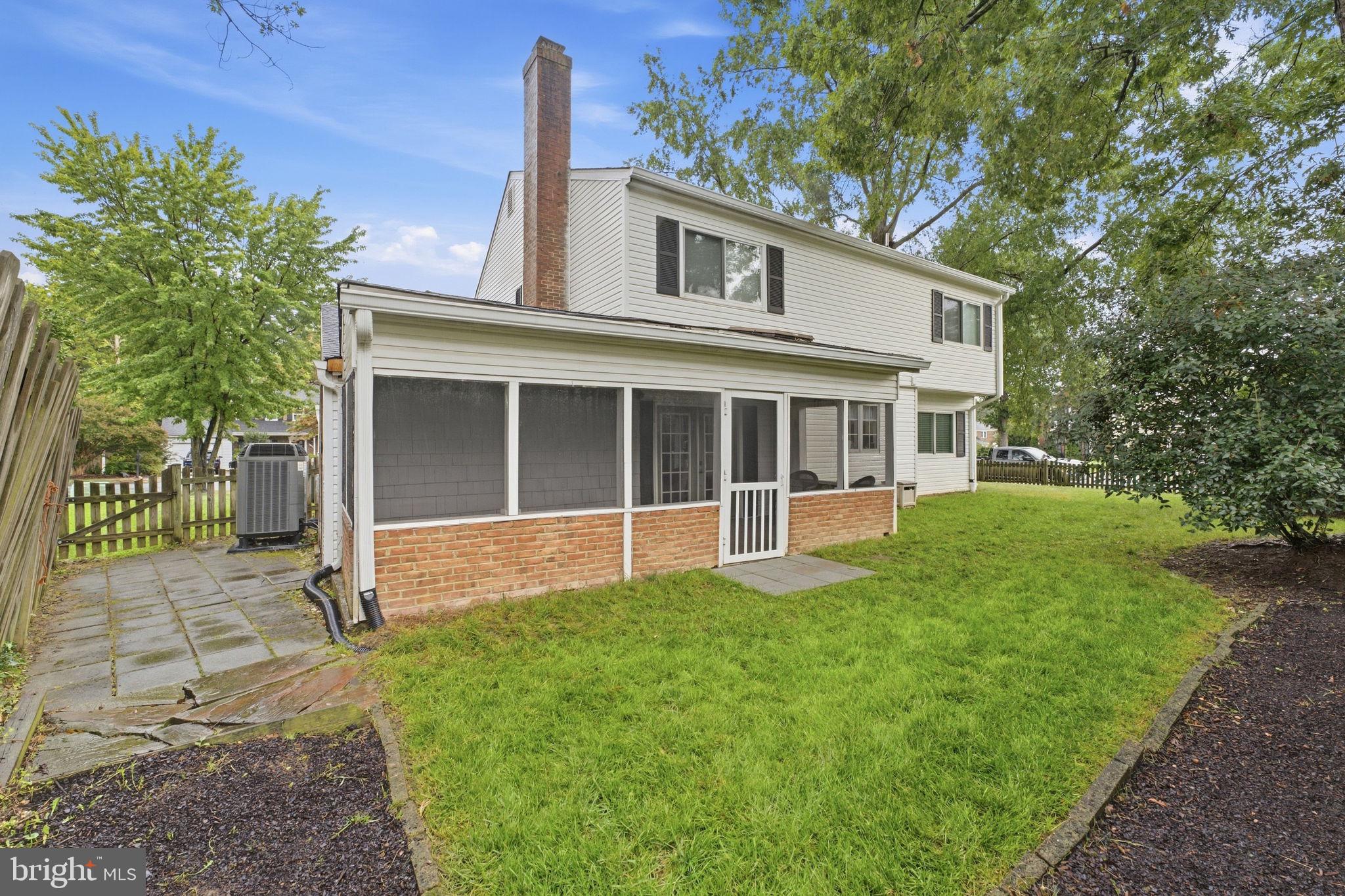 2116 MALEADY DRIVE