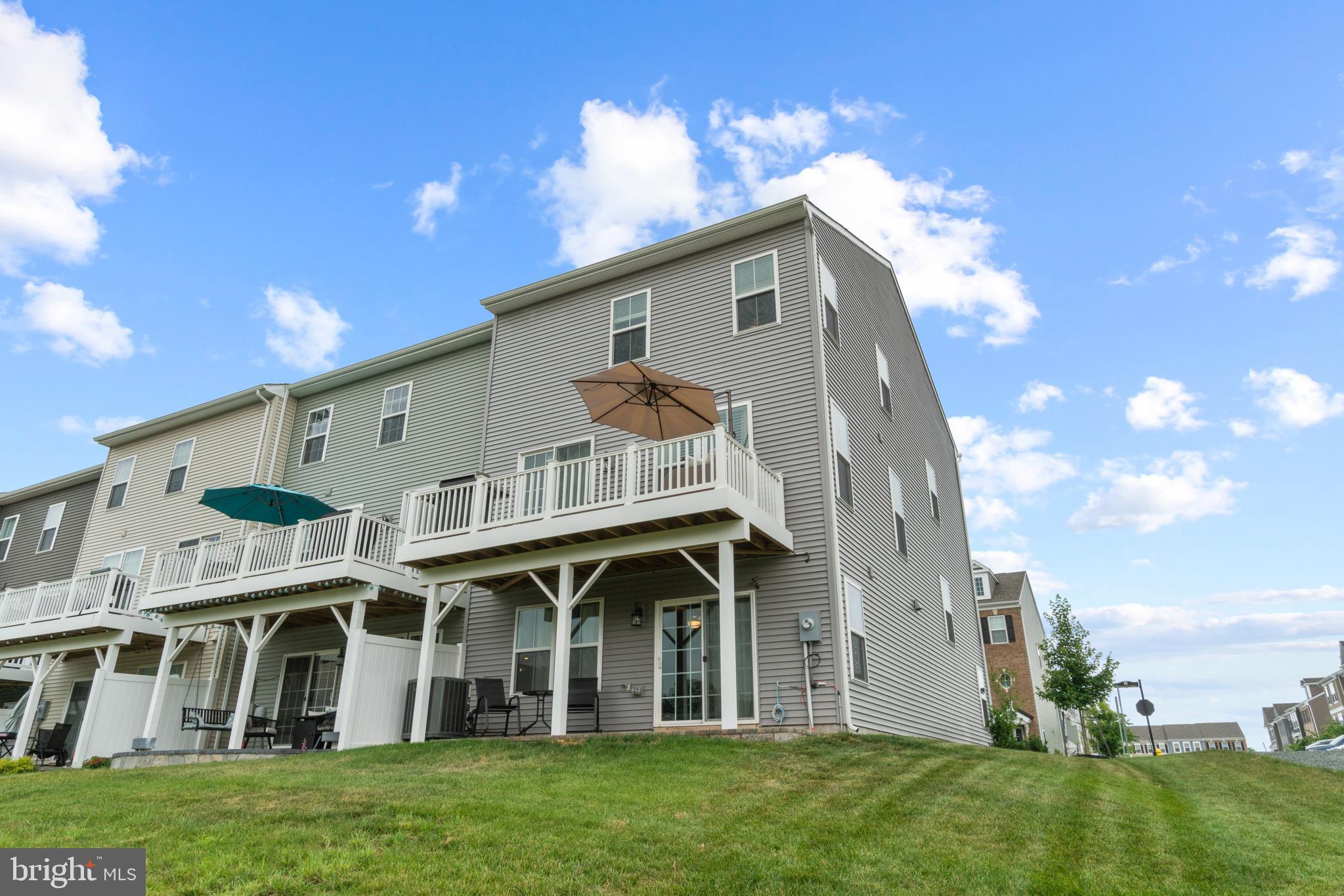 BRADLEY SQUARE - Residential