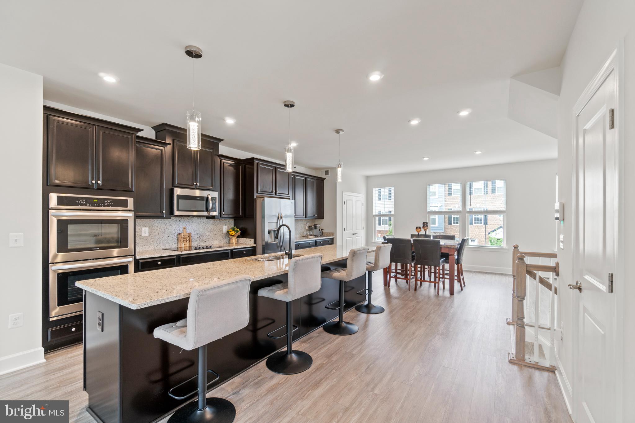 BRADLEY SQUARE - Residential